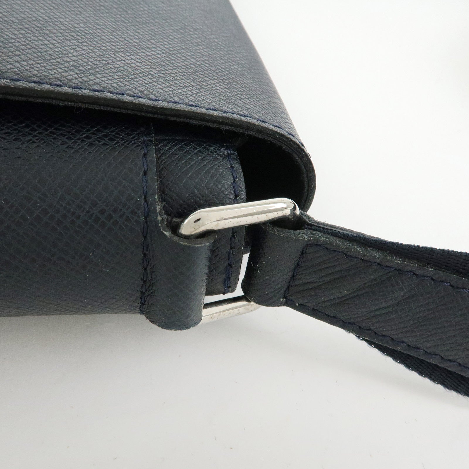 Louis Vuitton Taiga Leather Shoulder Crossbody Bag Boreal M32632