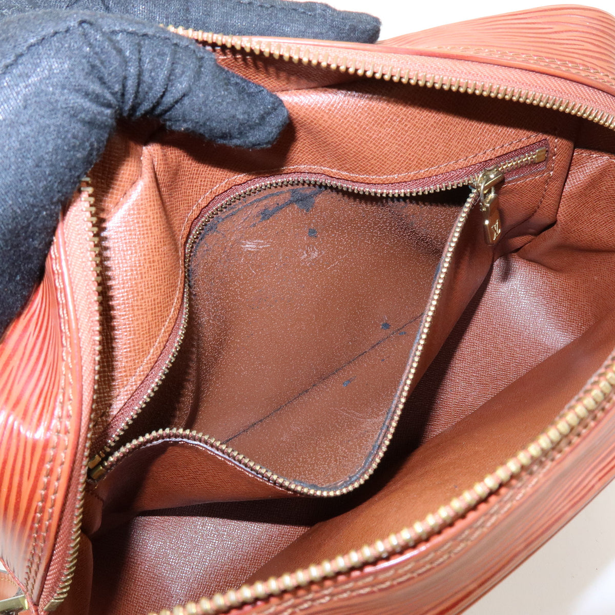 Louis Vuitton Epi Trocadero 24 Shoulder Crossbody Bag Brown M52313