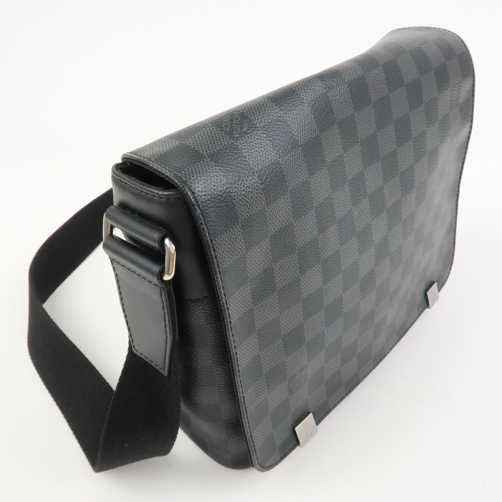 Louis Vuitton Damier Graphite District PM NM Crossbody Bag N41028