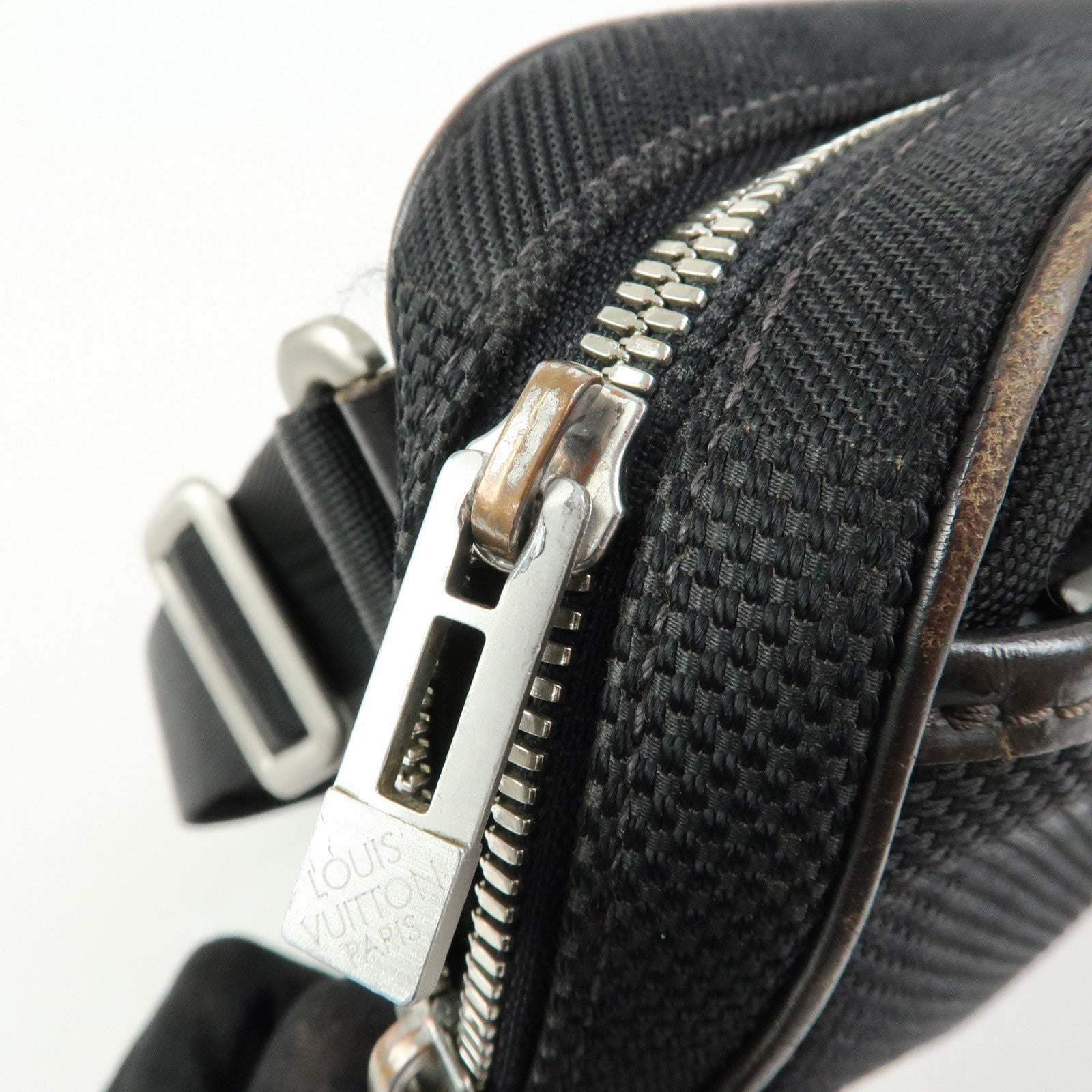 Louis Vuitton Damier Geant Acrobat Waist Bag Noir Black M93620