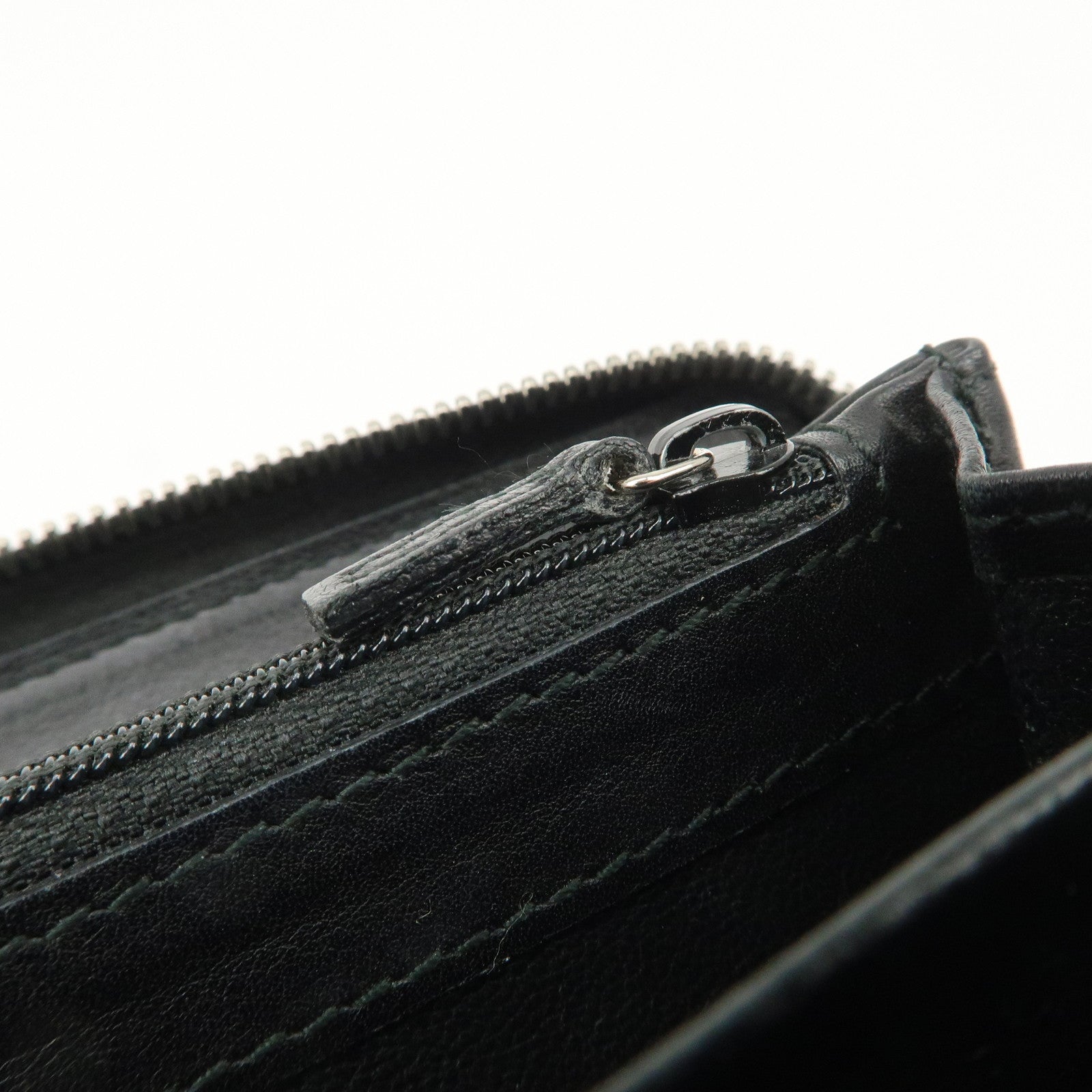 GUCCI Interlocking G Guccissima Leather Zippy Long Wallet 233025