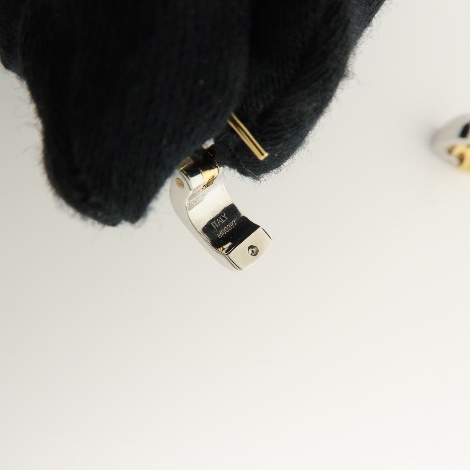 Louis Vuitton Boucles d’Oreilles Nanogram Metal Earrings M00397