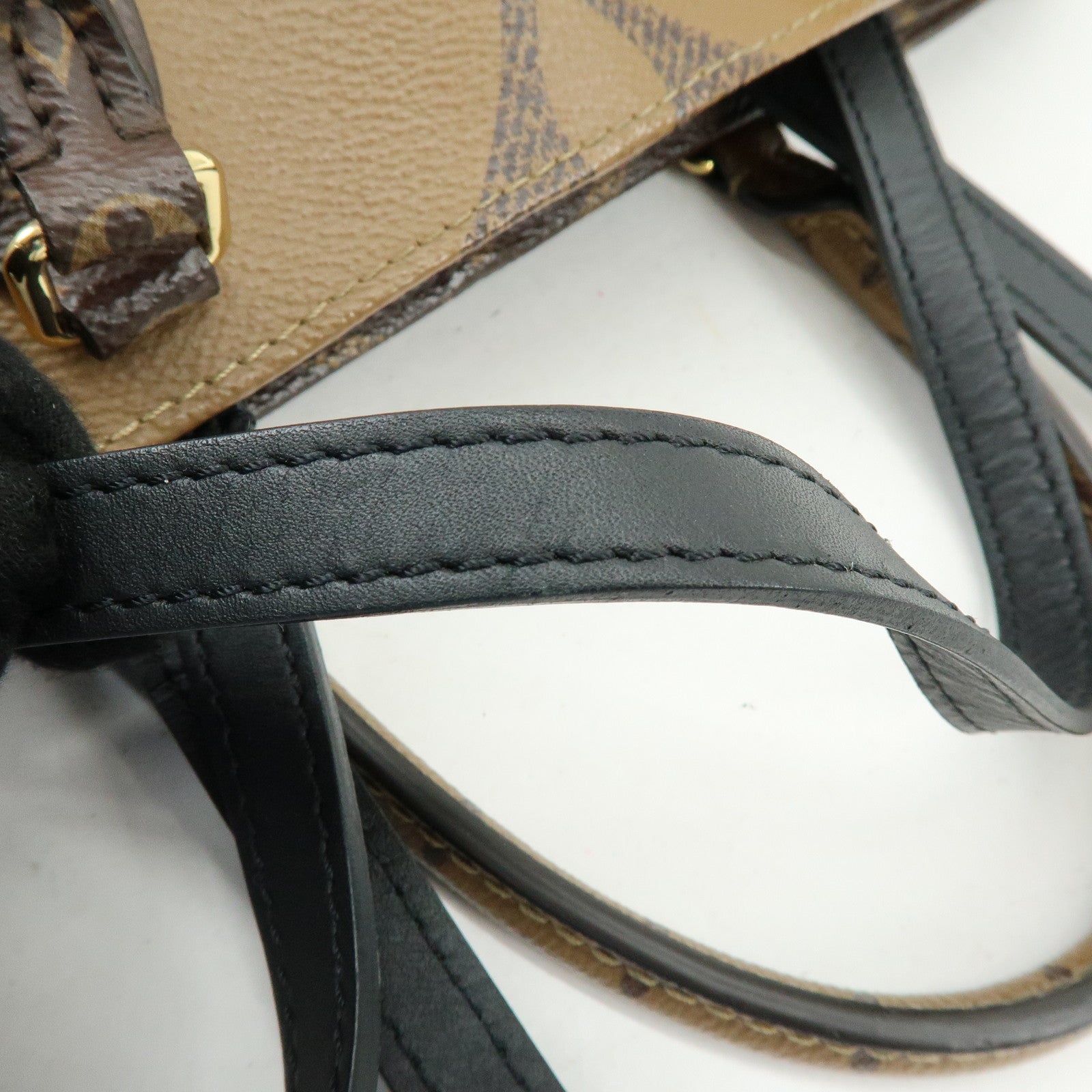 Louis Vuitton Monogram Giant Reverse On the Go MM Tote Bag M45321