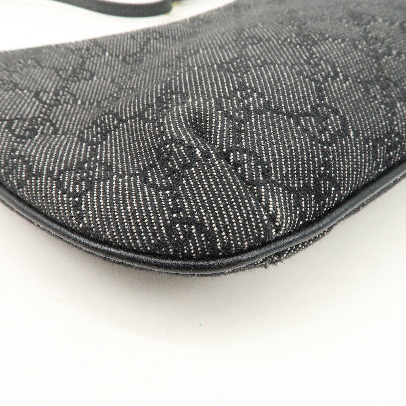 GUCCI GG Canvas Hand Bag Shoulder Bag Black Gold HDW 32160 Used