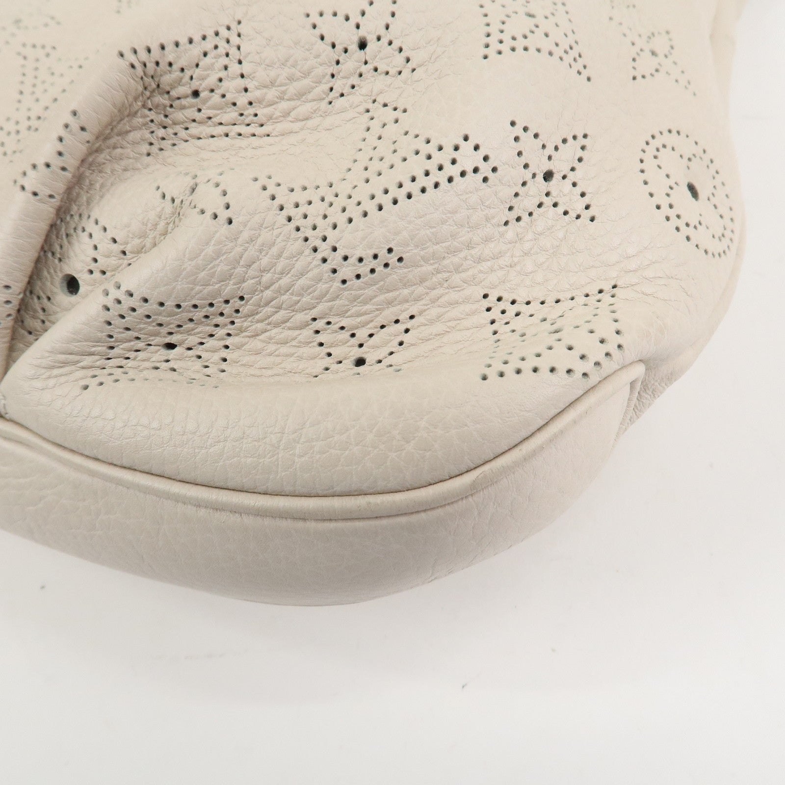 Louis Vuitton Monogram Mahina Selene PM Shoulder Bag Blanc M94275