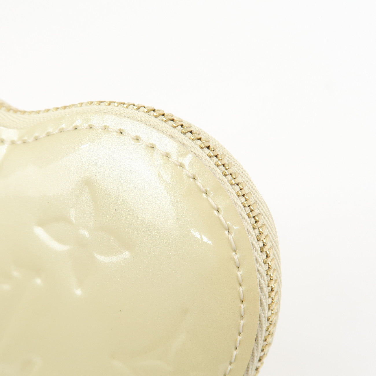 Louis Vuitton Monogram Vernis Porte Monnaie Coeur Ivory M91479