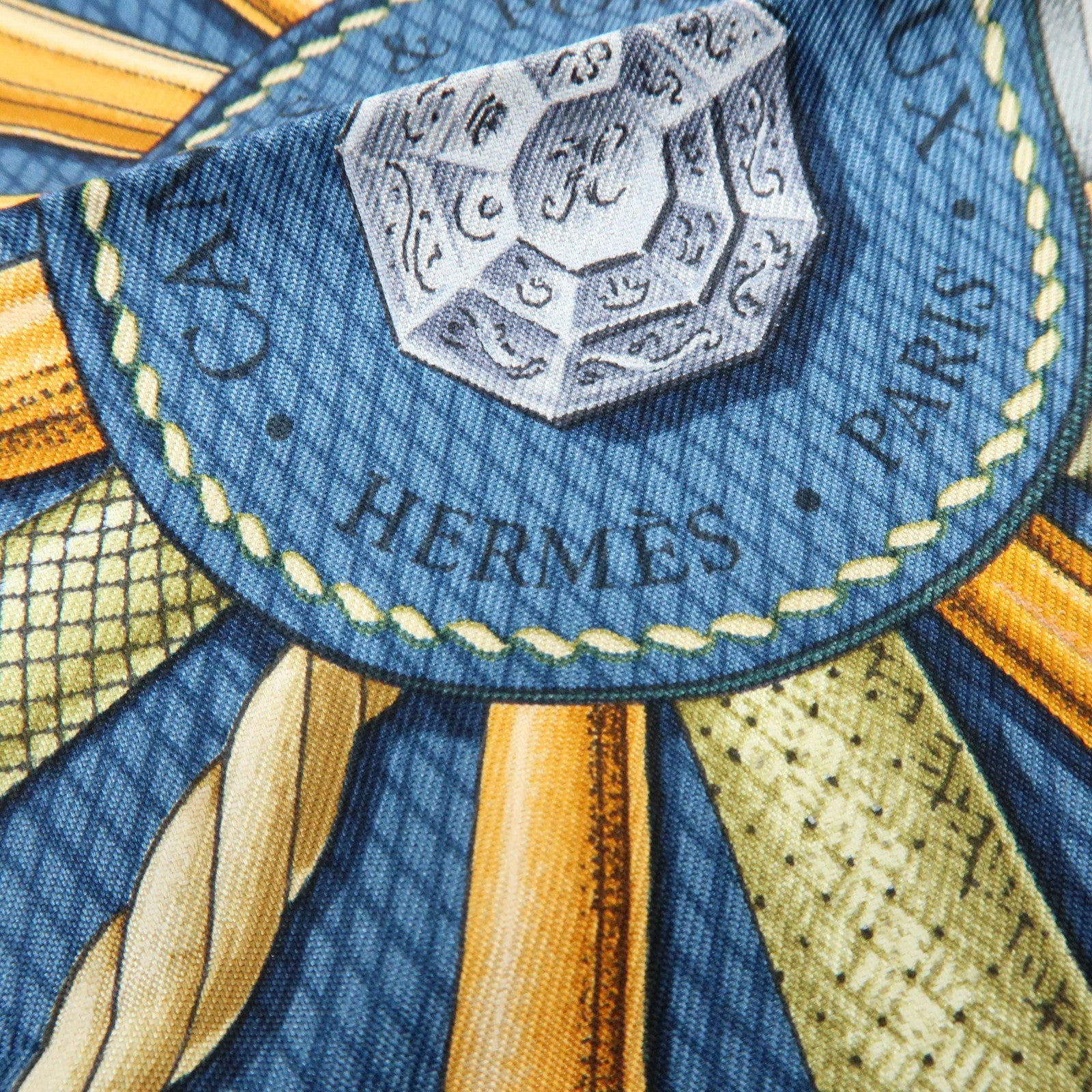 HERMES Carre 90 Silk 100% Scarf CANNES ET POMMEAUX Navy