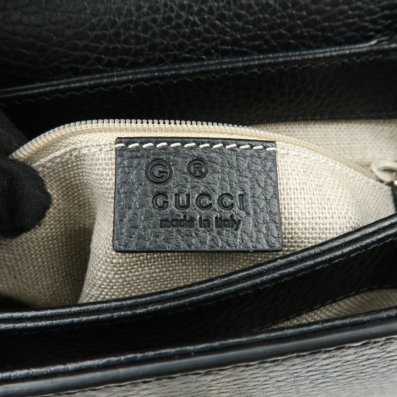 GUCCI Logo Interlocking G Leather Chain Shoulder Bag Black 607720
