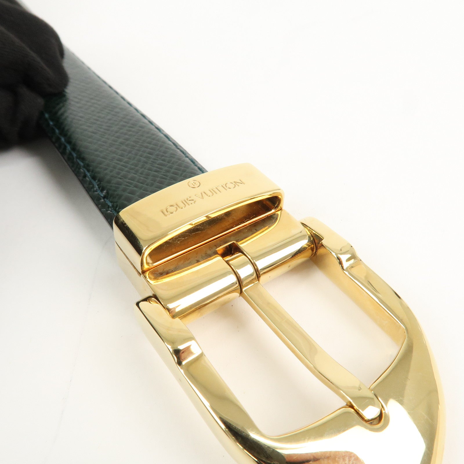 Louis Vuitton Taiga Leather Ceinture Belt Epicea M6845V