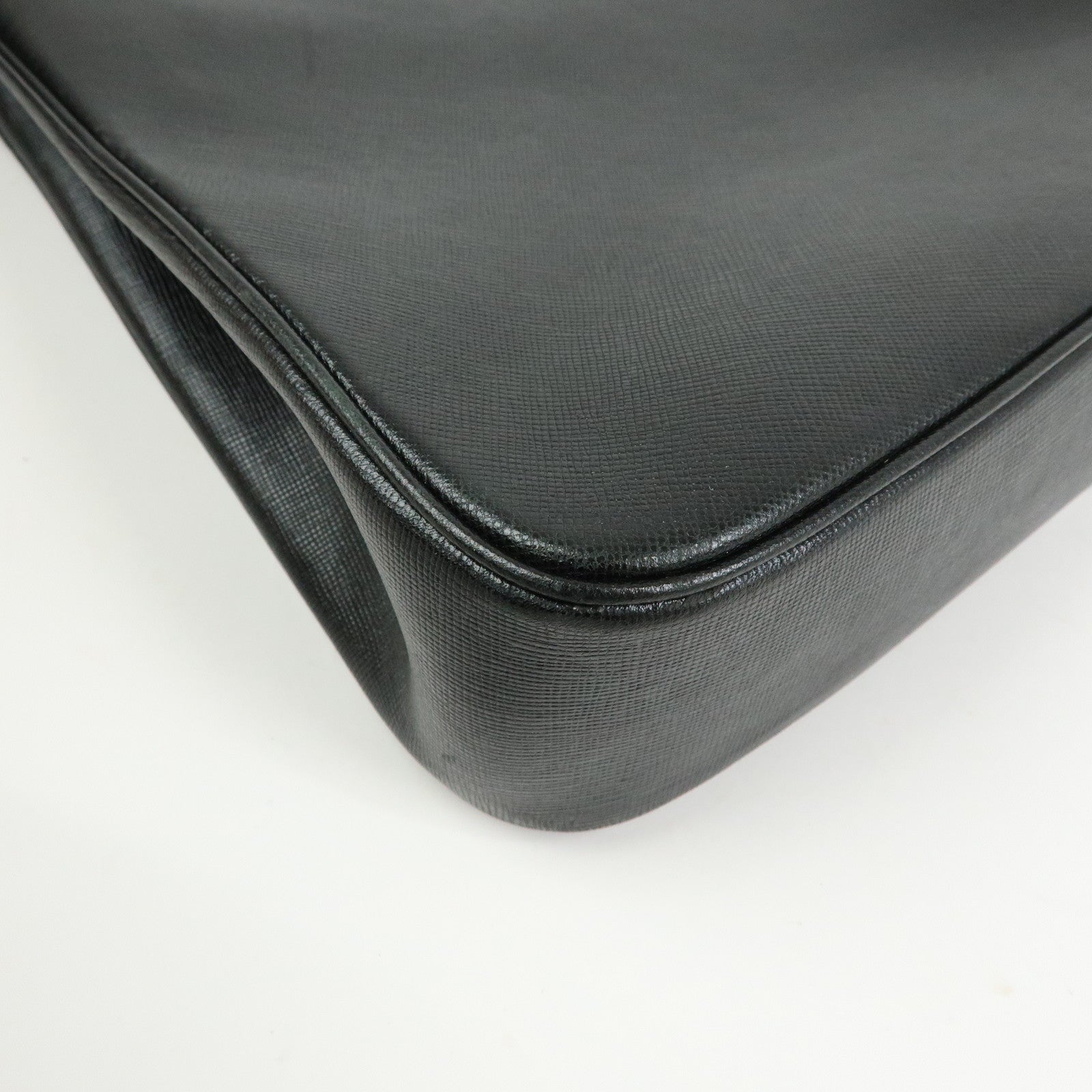 Ferragamo Logo Silver Buckle Leather Shoulder Bag Hand Bag Black