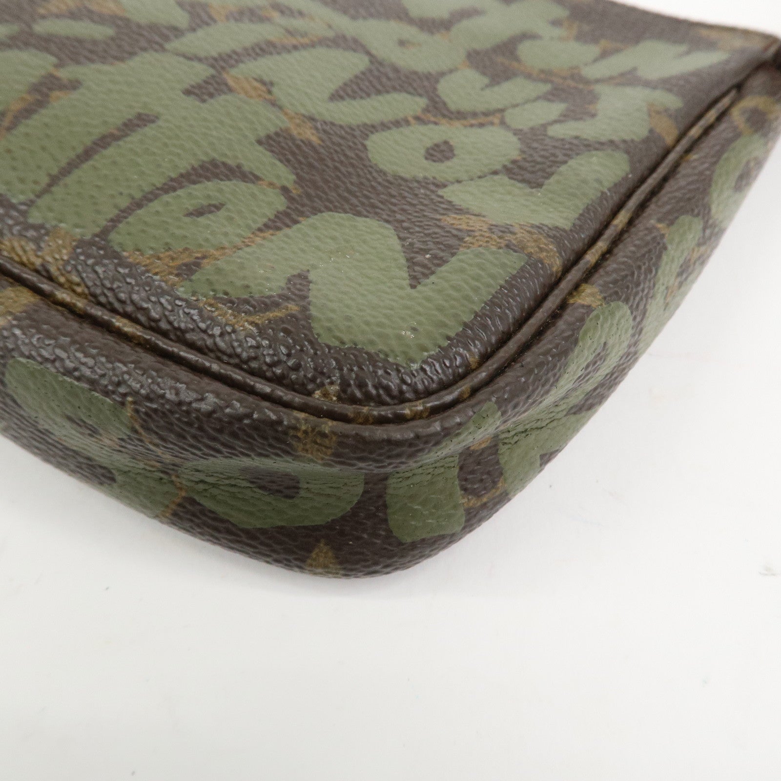 Louis Vuitton Monogram Graffiti Pochette Accessoires Khaki M92191