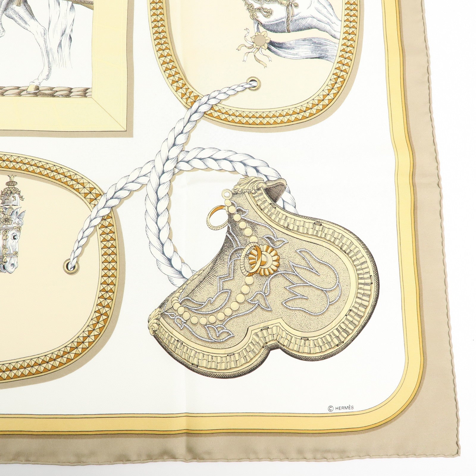 HERMES Carre 90 Silk 100% Scarf GRAND APPARAT White Beige