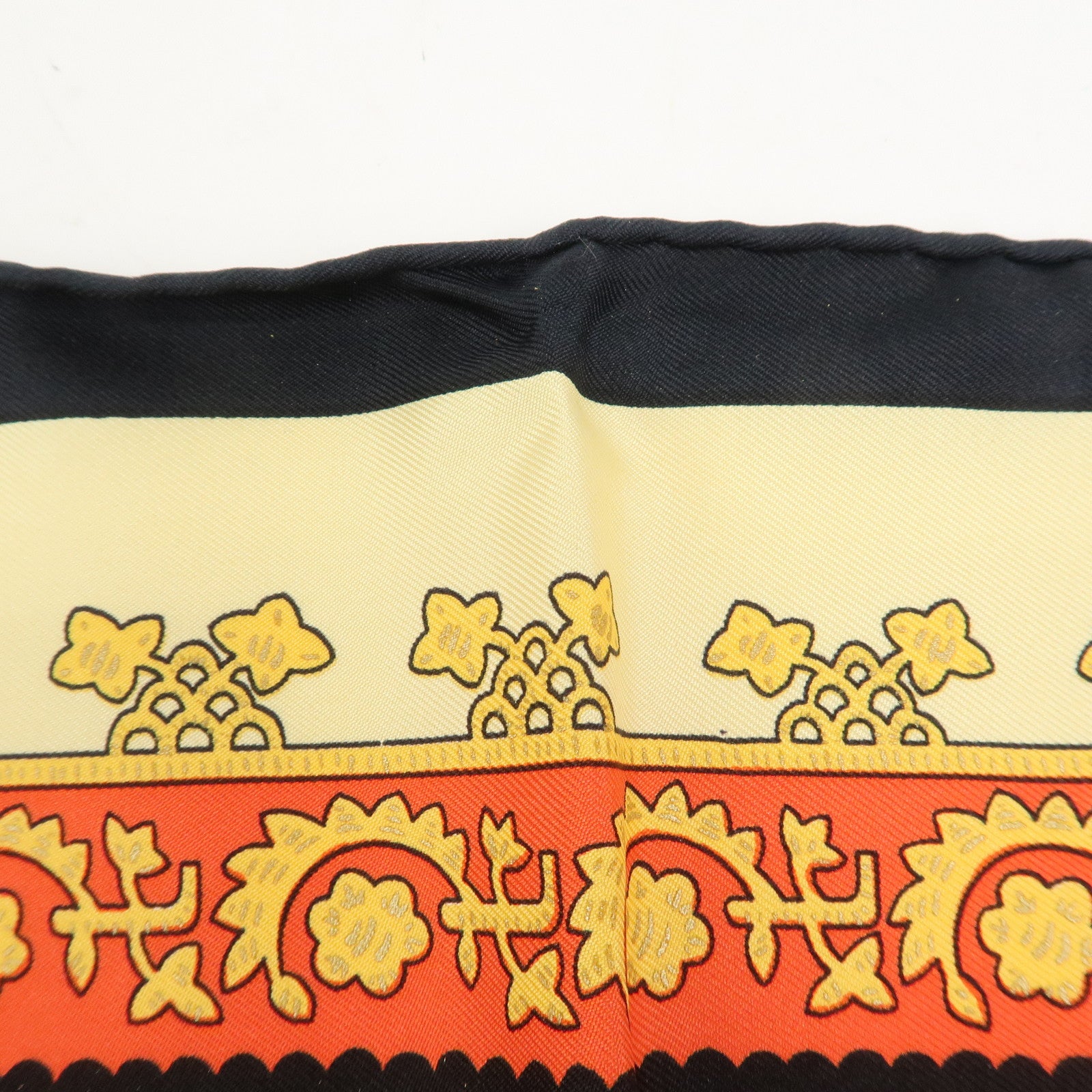 HERMES Carre 90 Silk 100% Scarf Brins d'or Black Red