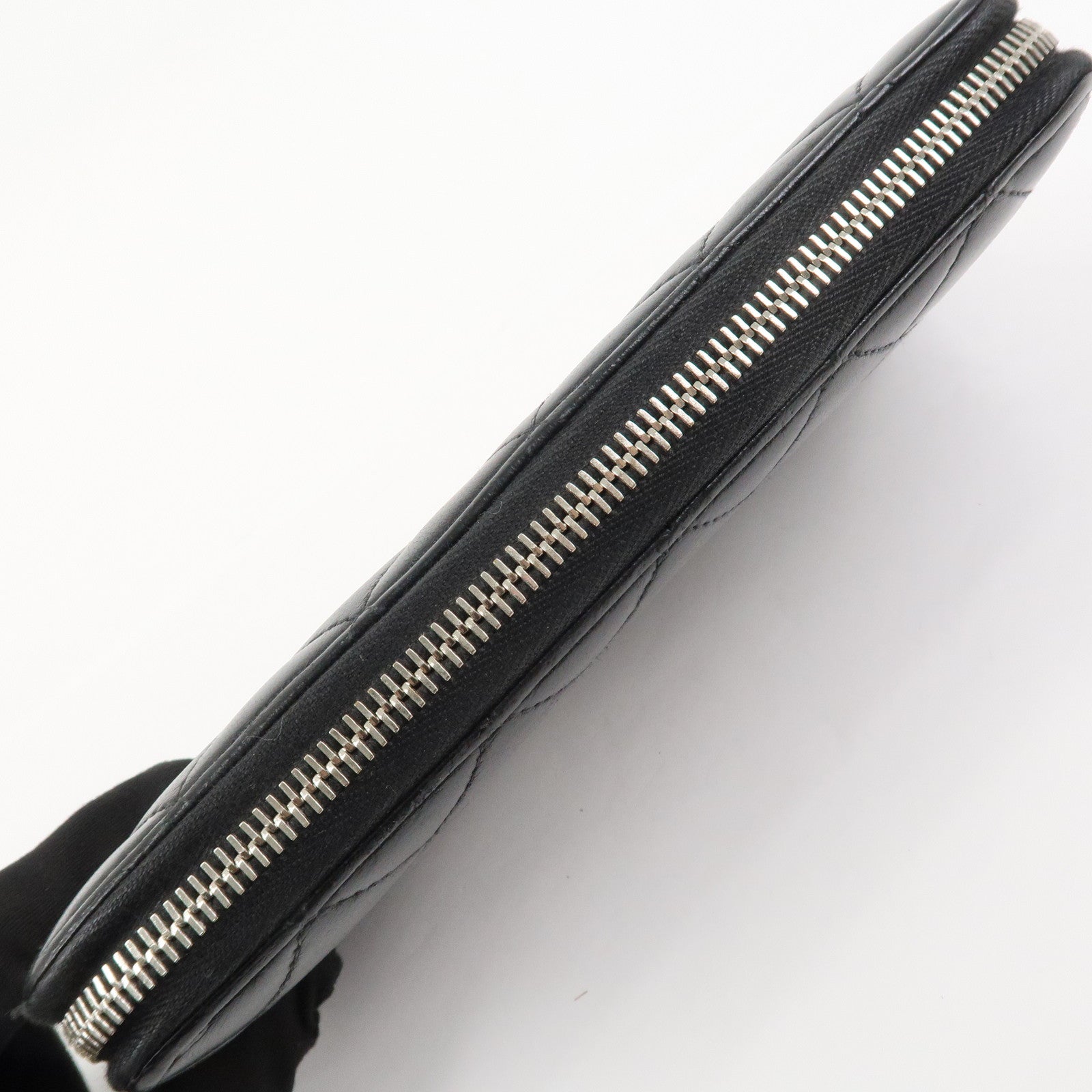 CHANEL Matelasse Lamb skin Leather Round Zippy Wallet Black Silver