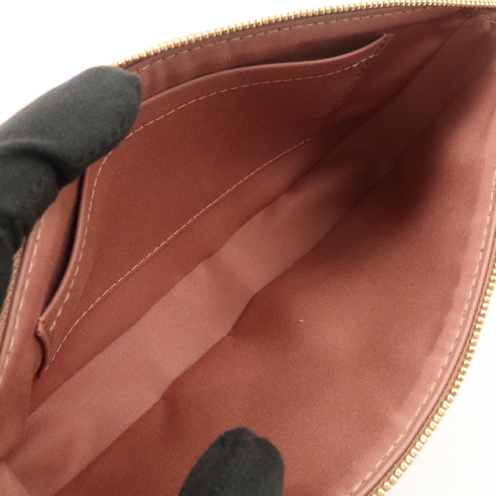 Louis Vuitton Monogram Vernis Pochette Accessoires Pouch M91575