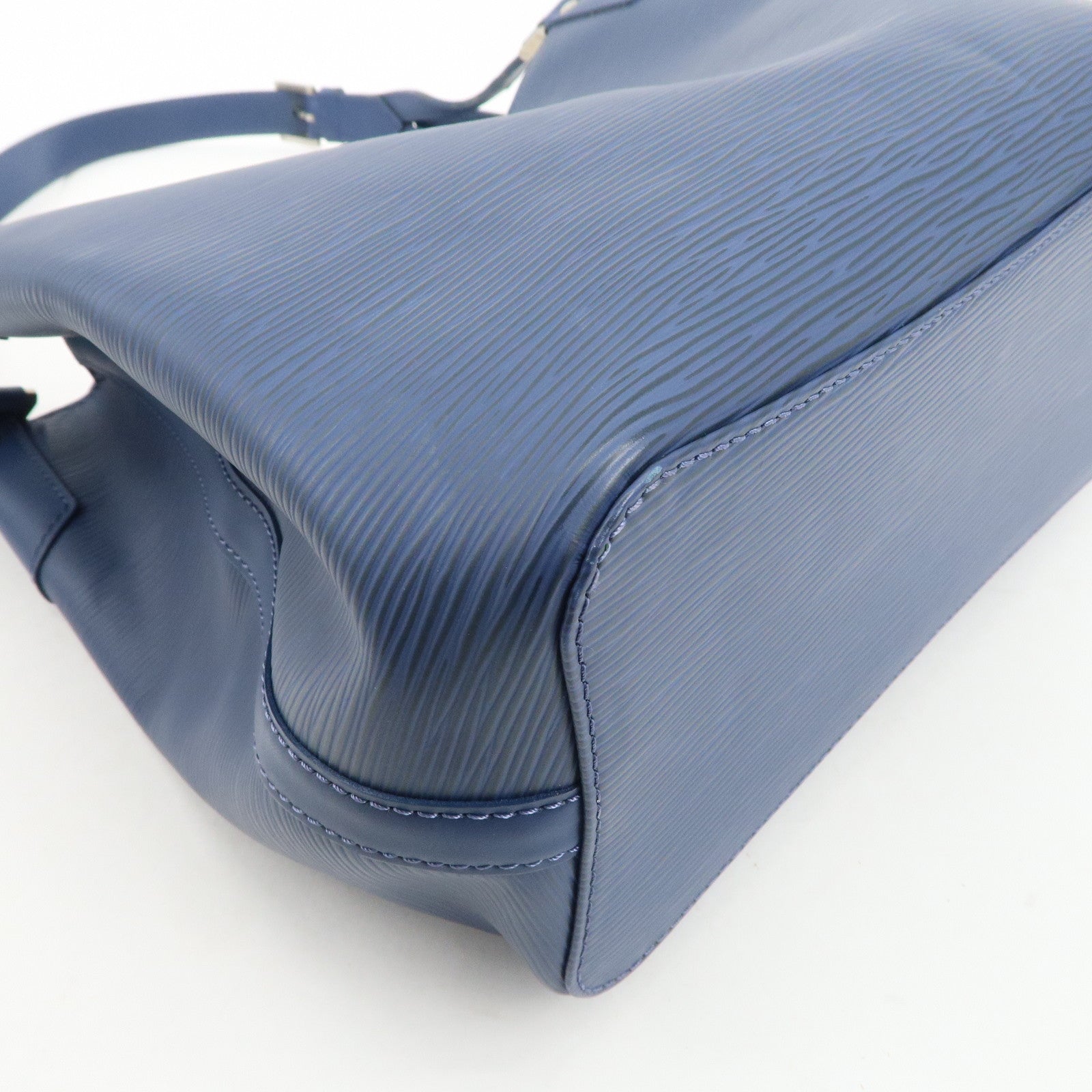 Louis Vuitton Epi Leather Mandala MM Shoulder Bag Myrtille M91011