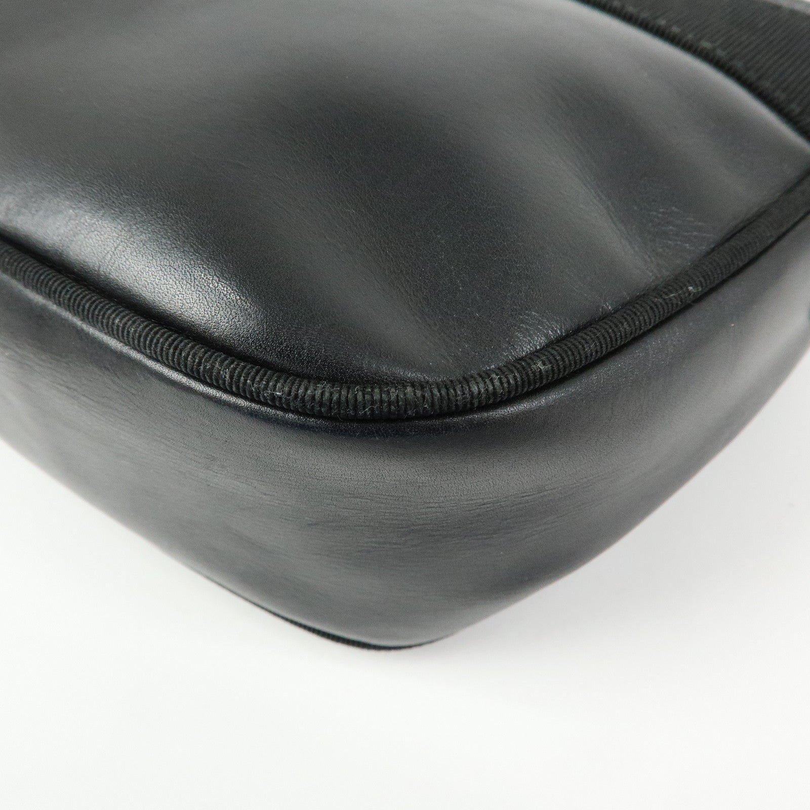 Ferragamo Vara Leather Shoulder Bag Crossbody Bag Black