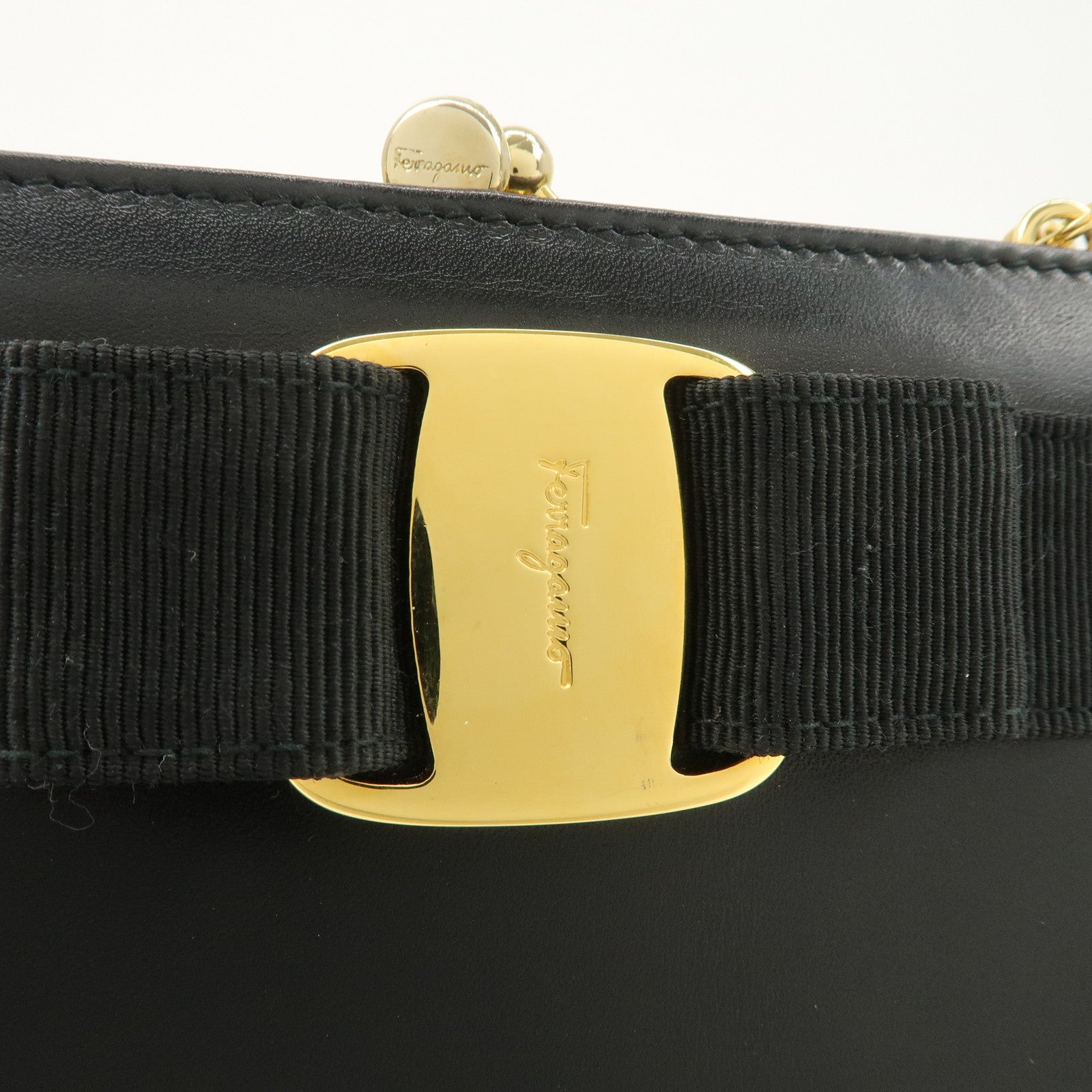 Ferragamo Vara Leather Ribbon Mini Chain Shoulder Bag Black Used