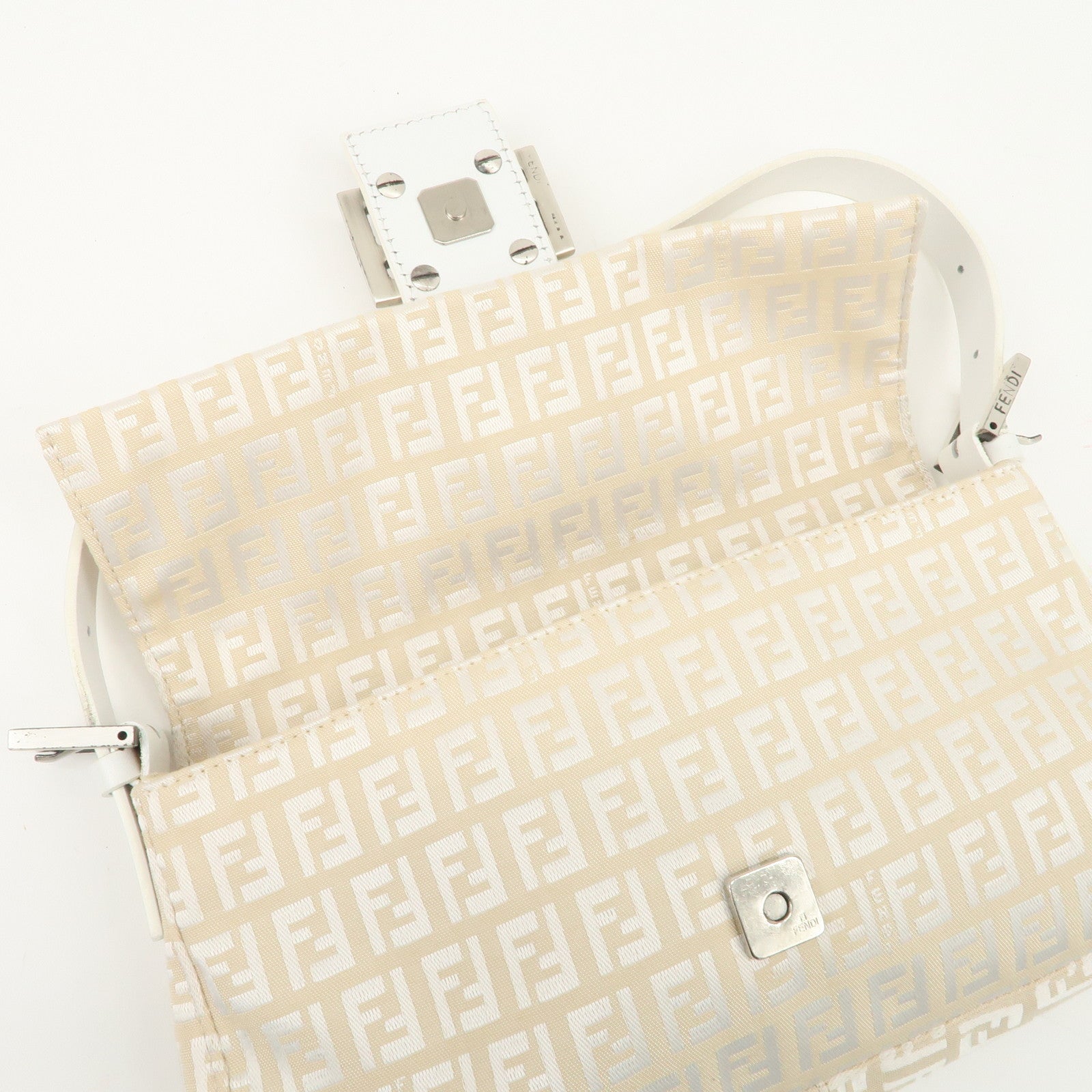 FENDI Mamma Baguette Zucchino Leather Shoulder Bag White 8BR000