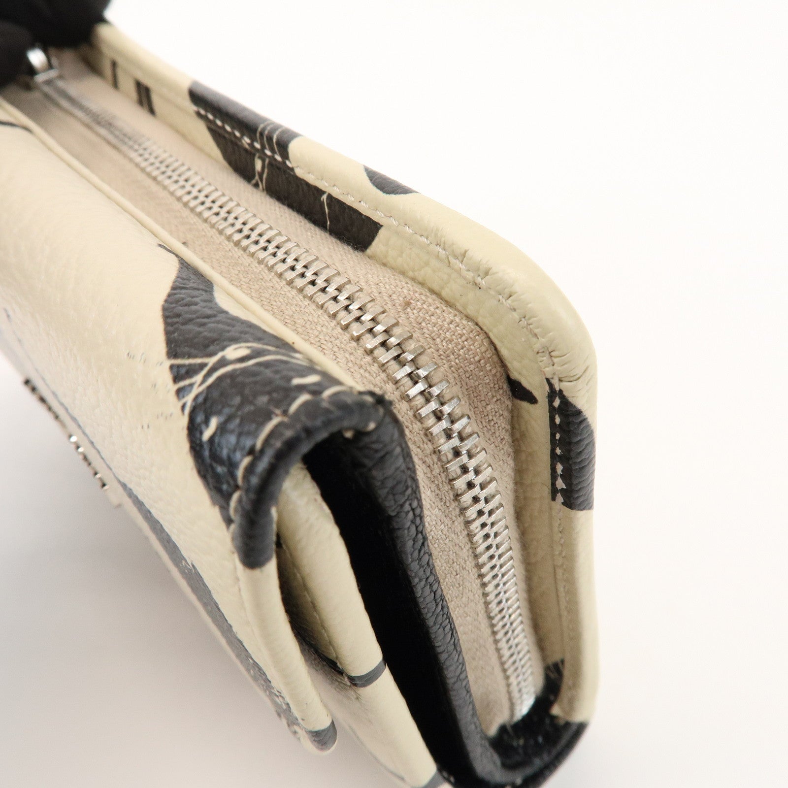 MIU MIU Leather Bi-fold Compact Wallet Black Cat Ivory 5ML225