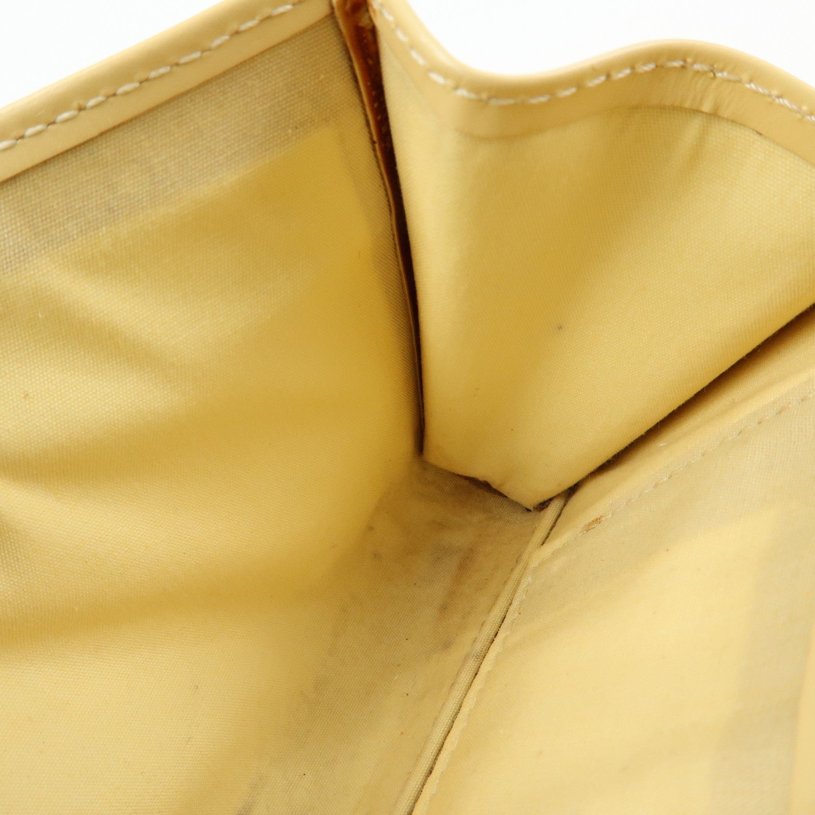 Louis Vuitton Epi Leather Honfleur Shoulder Bag Vanilla M5273A