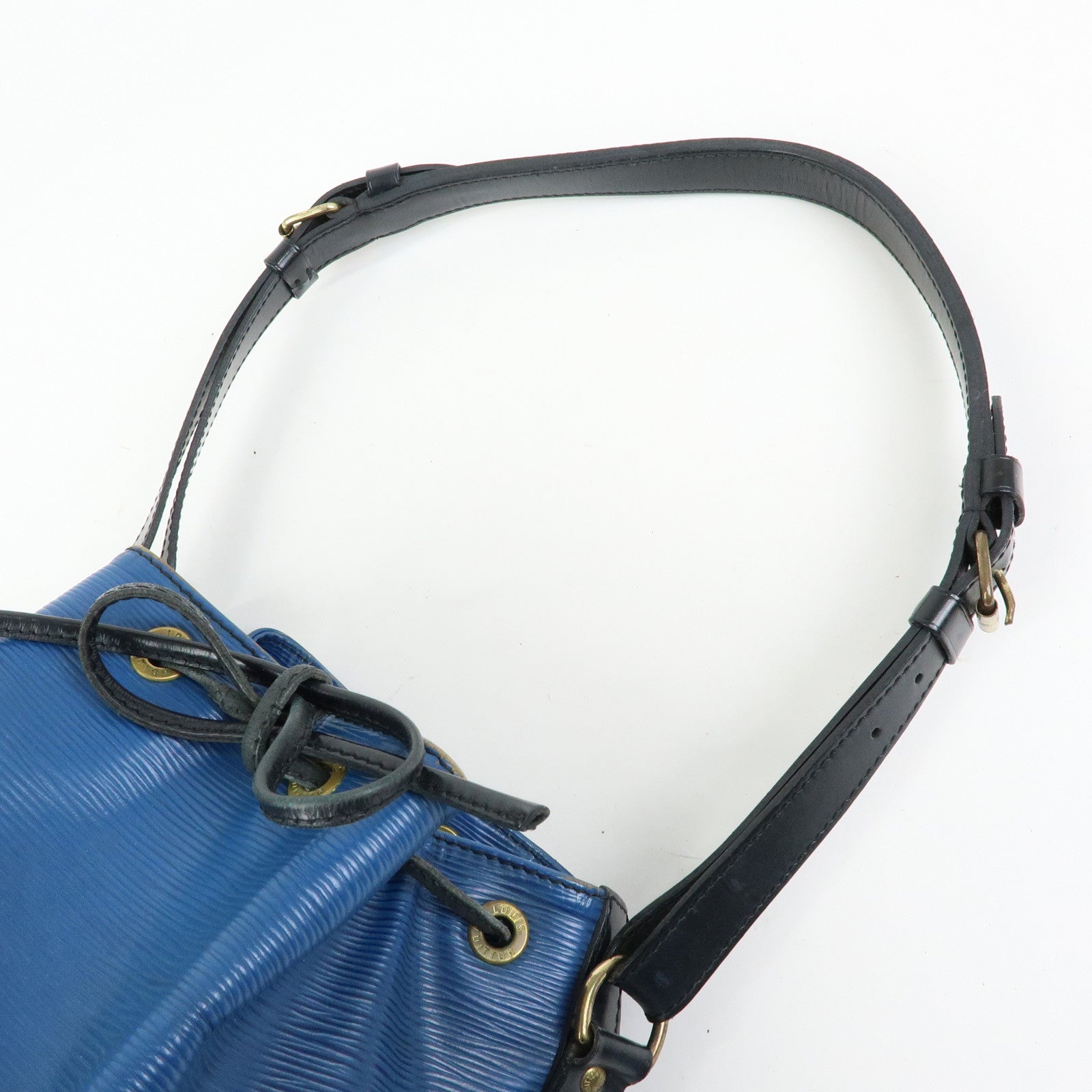 Louis Vuitton Epi Petit Noe Bi-color Shoulder Bag Noir Blue M44152