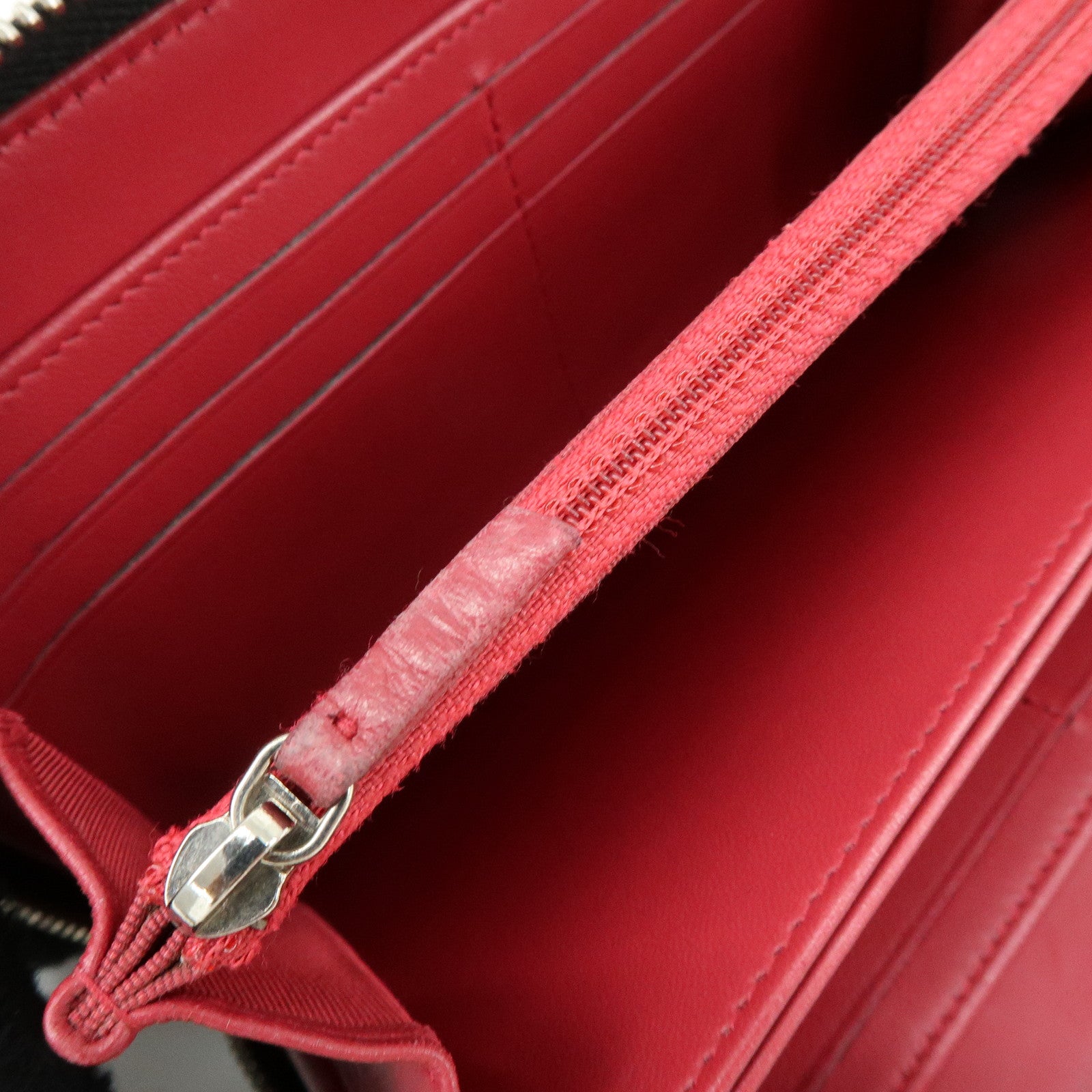 CHANEL COCO Mark Matelasse Lamb Skin Round Zippy Wallet Black