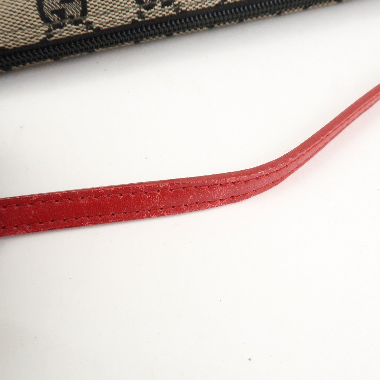 GUCCI GG Canvas Leather Accessory Pouch Hand Bag 039.1103