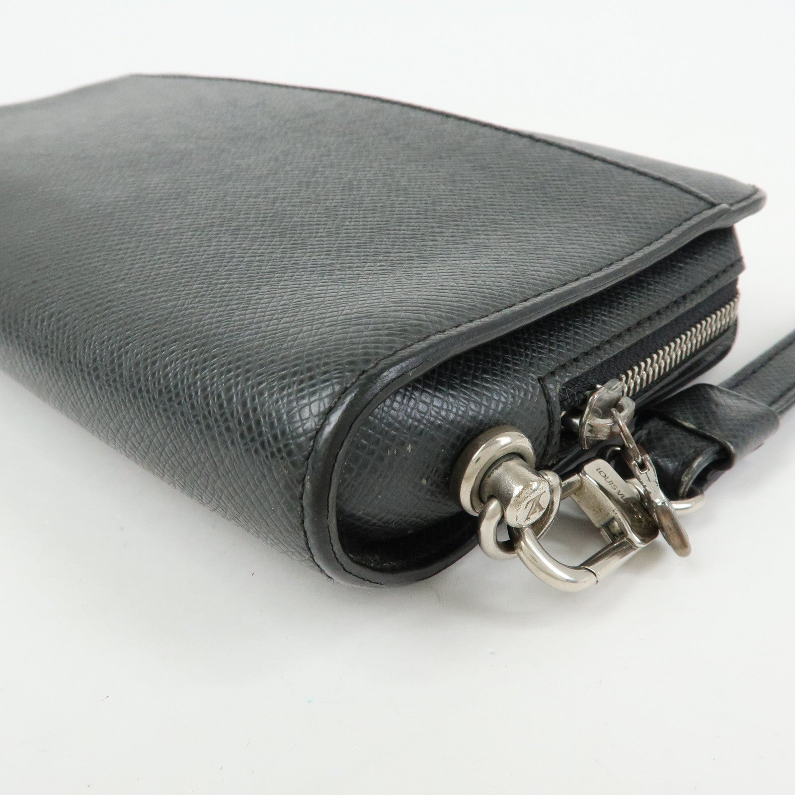 Louis Vuitton Taiga Baikal Leather Clutch Bag Pouch Ardoise M30182