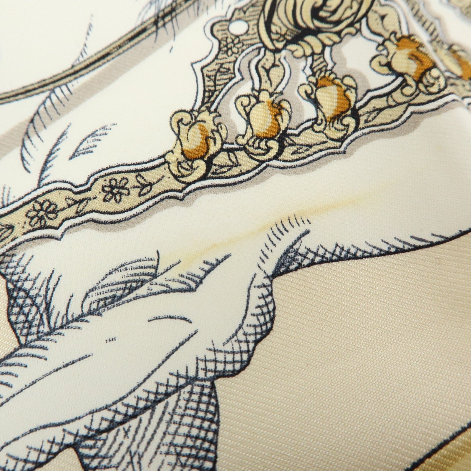 HERMES Carre 90 Silk 100% Scarf GRAND APPARAT White Beige