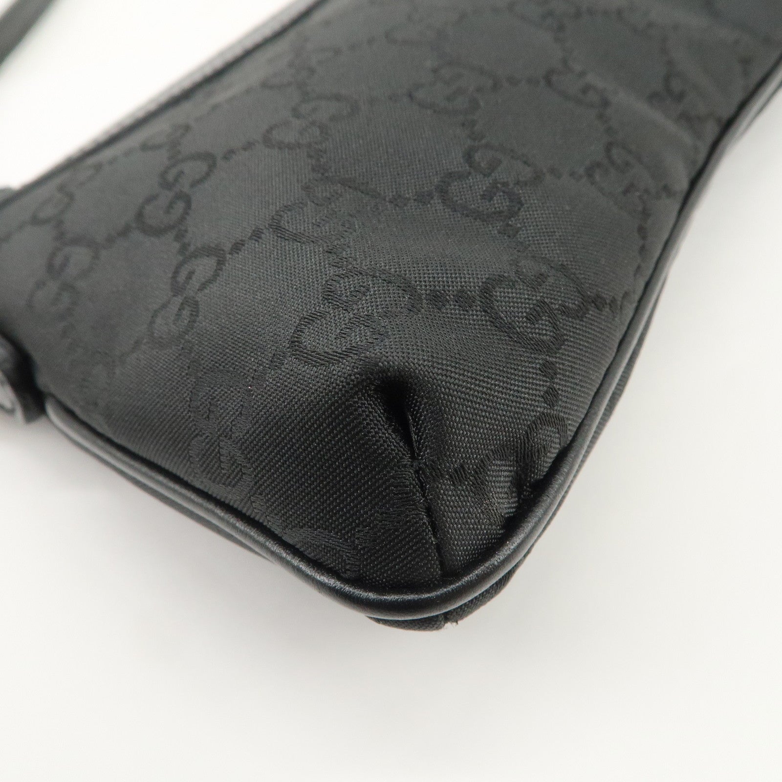 GUCCI GG Monogram Nylon Leather Shoulder Bag Pouch Black 272381