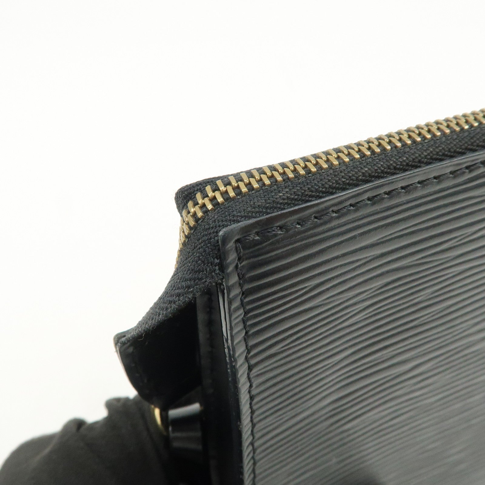 Louis Vuitton Epi Pochette Accessoires Hand Bag Noir M52942