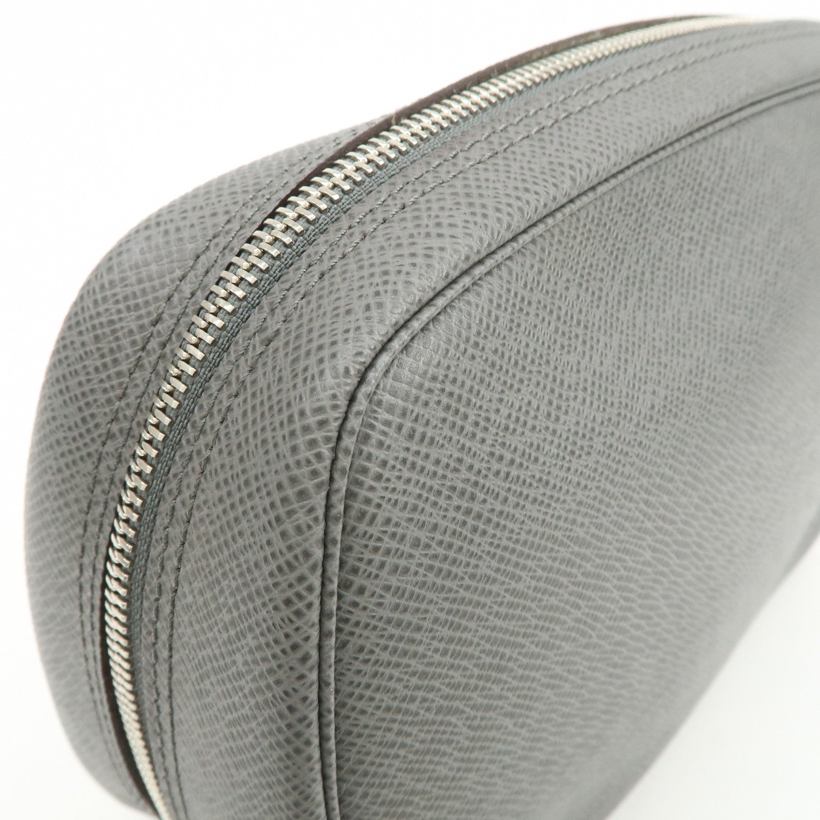 Louis Vuitton Taiga Trousse Toilette GM Pouch Glacier M32663