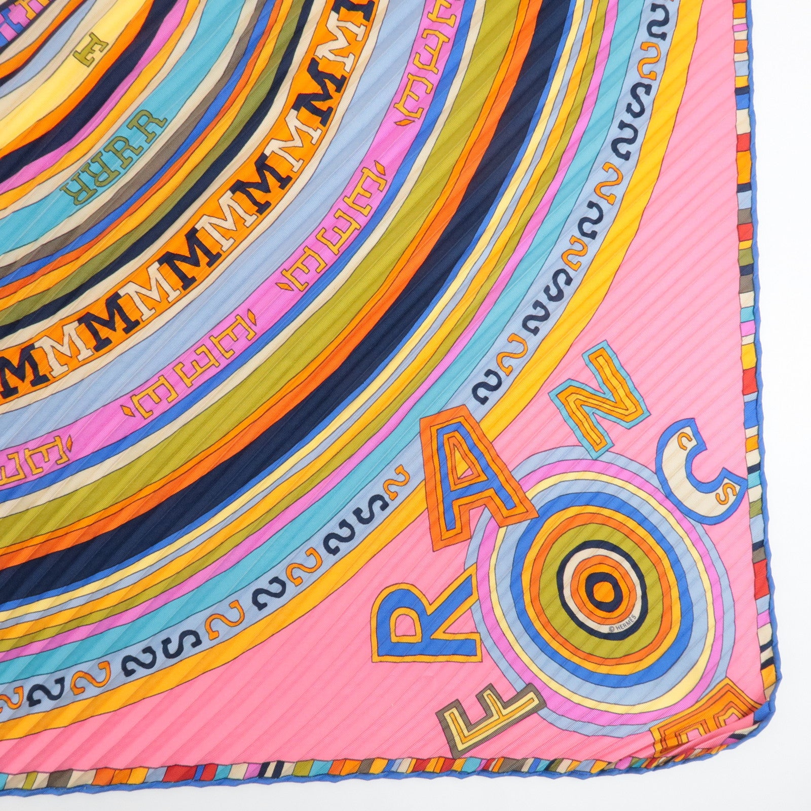 HERMES Carre Pleats Silk 100% Scarf FRANCE PARIS 24 Fbg Used