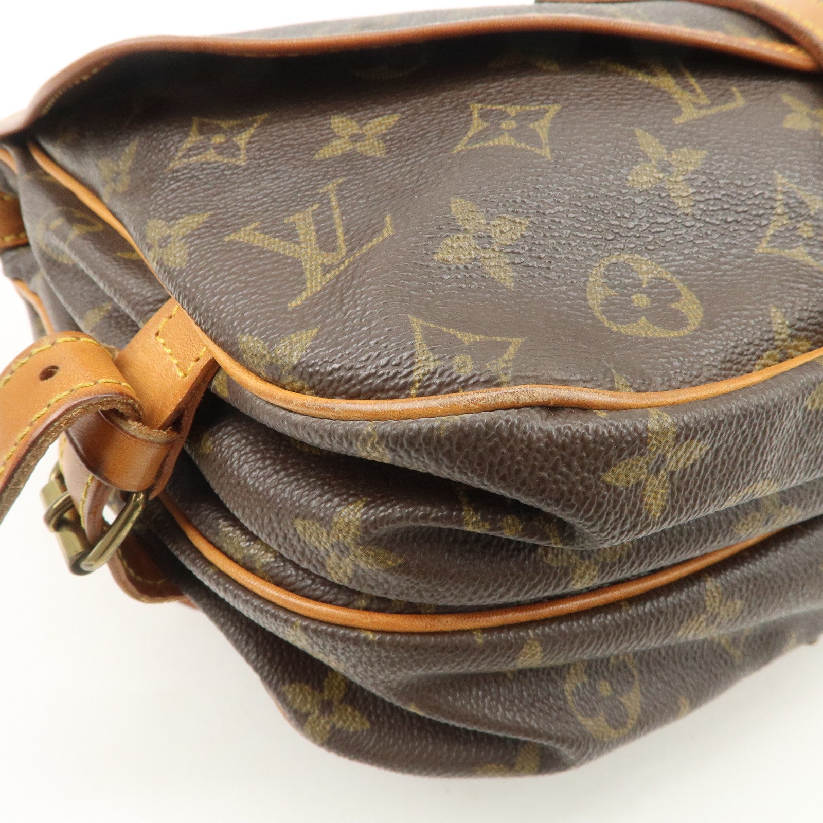 Louis Vuitton Monogram Saumur 30 Crossbody Bag Shoulder Bag M42256 Used