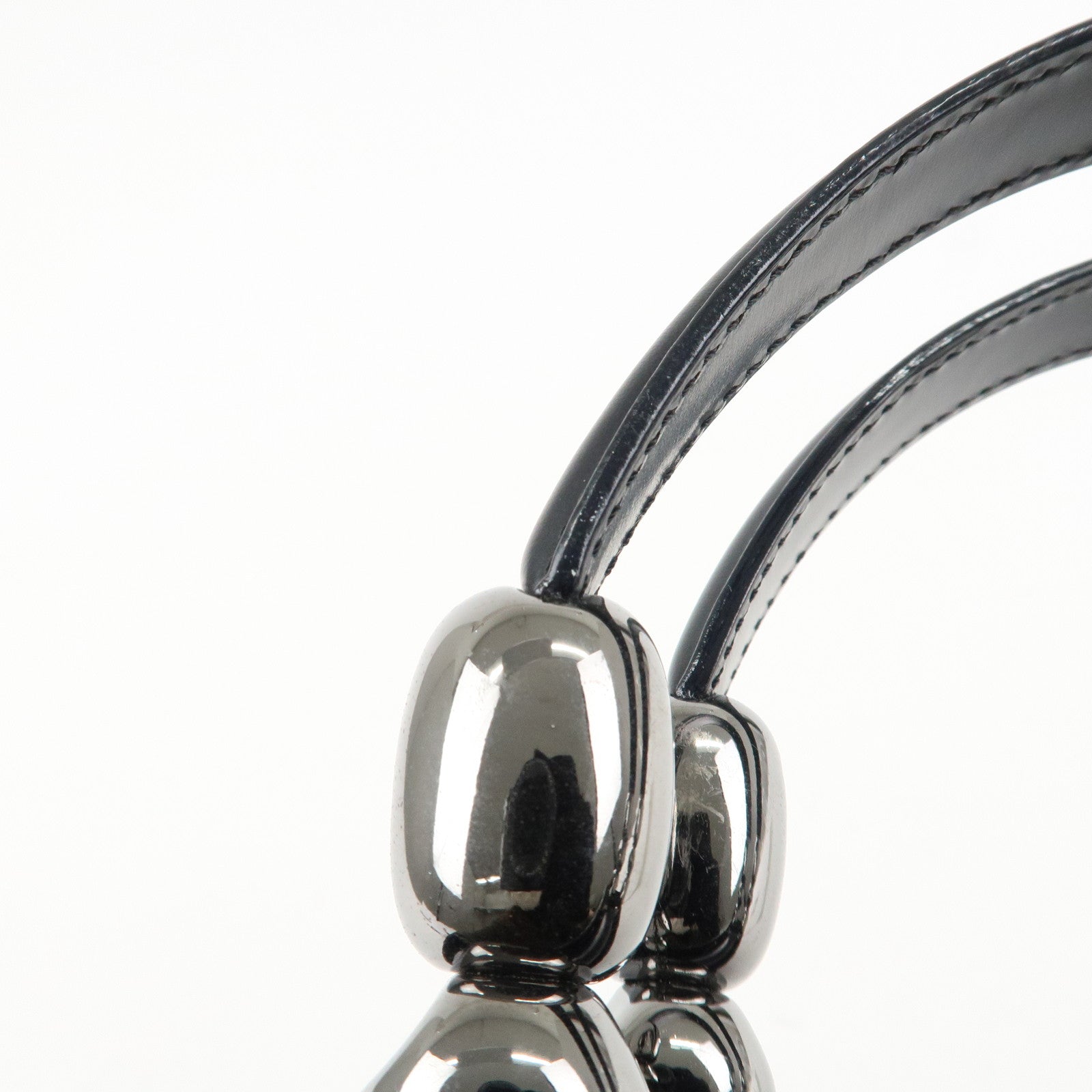 Christian Dior Enamel Leather Maris Pearl Hand Bag Black Used