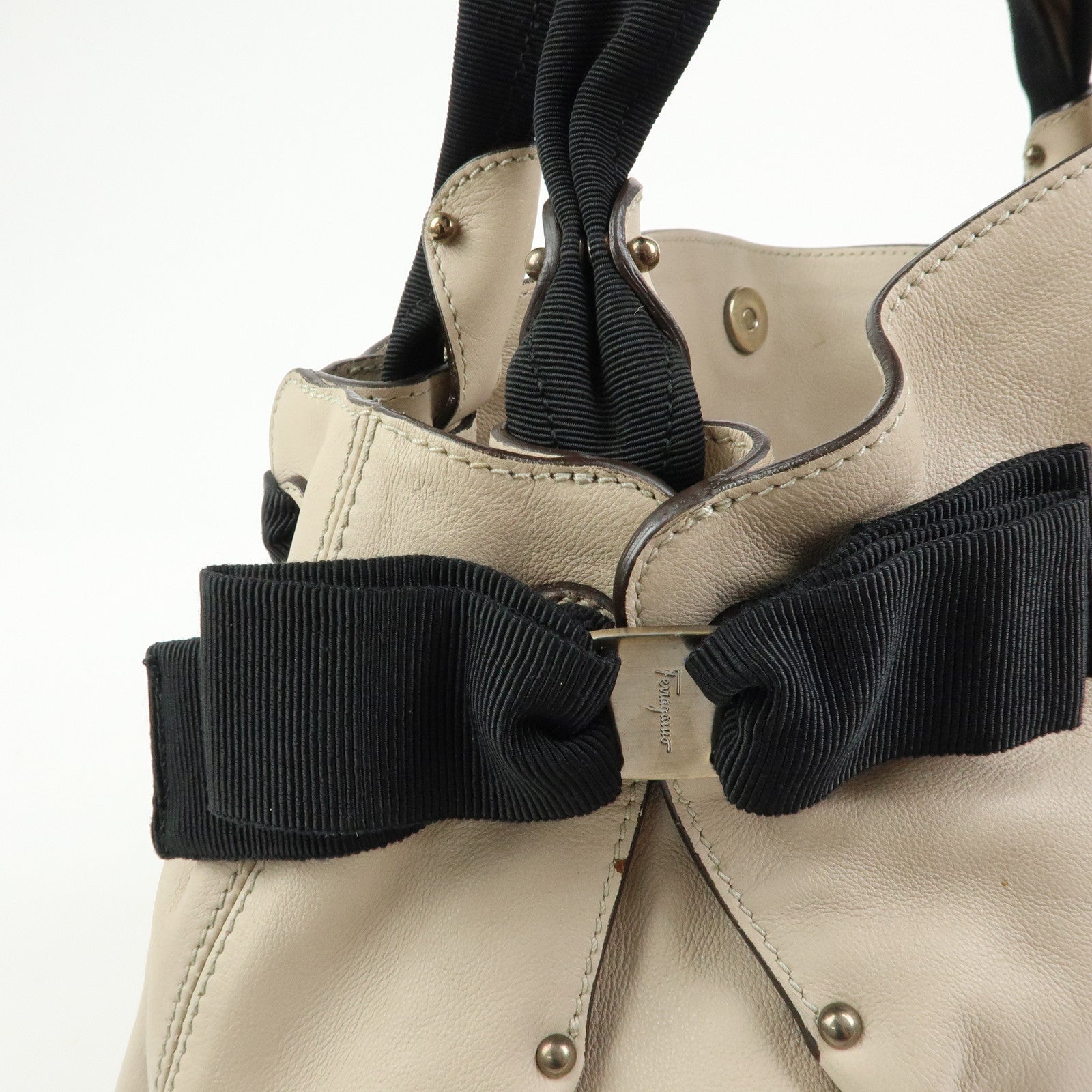 Ferragamo Vara Ribbon Leather Tote Bag Shoulder Bag Ivory Black