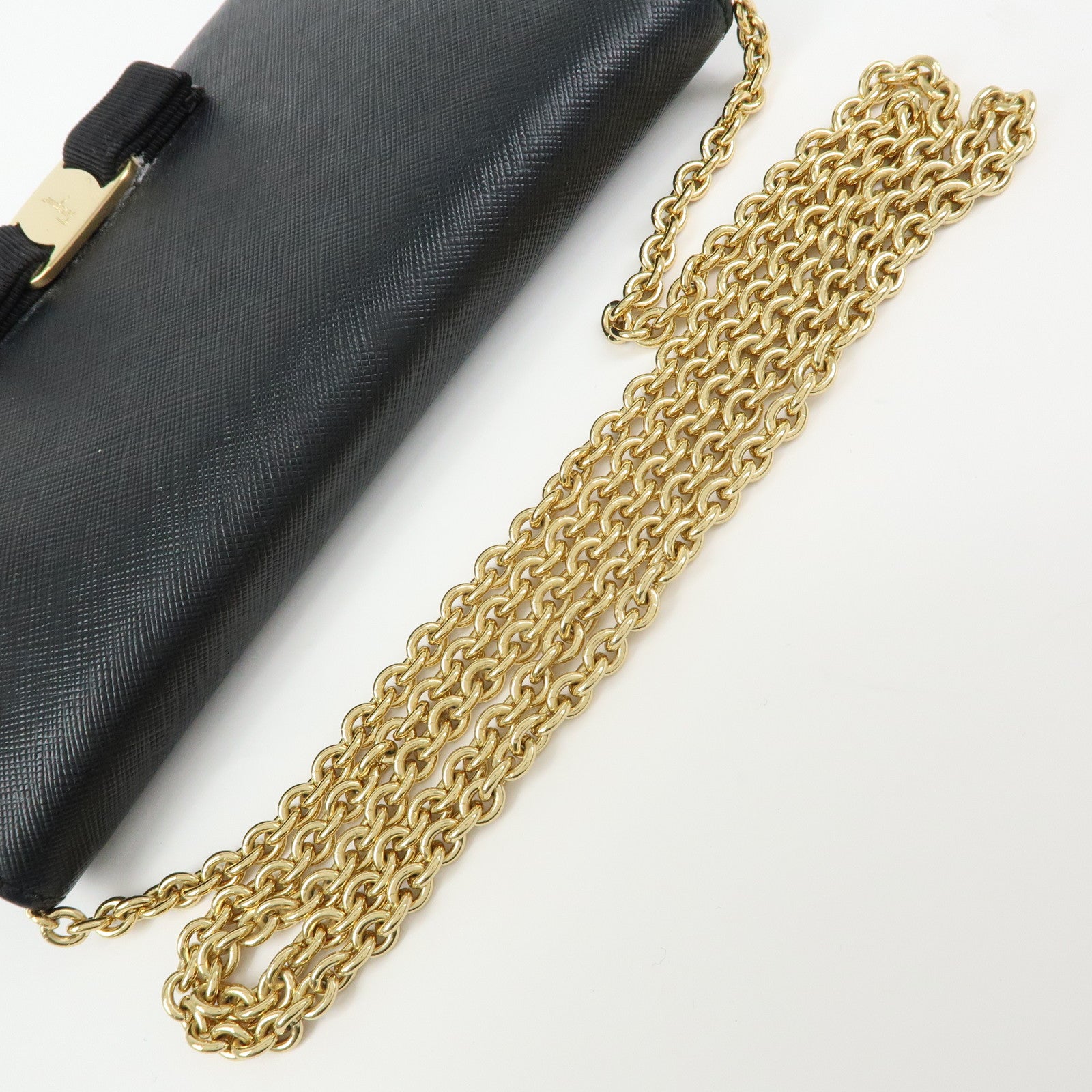 Ferragamo Vara Ribbon Leather Chain Wallet Shoulder Bag Black