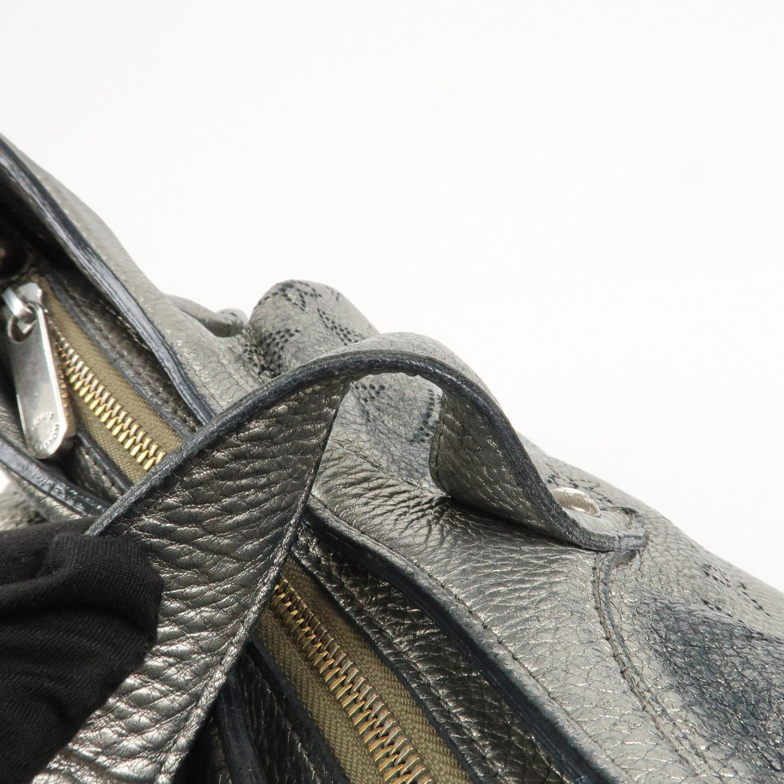 Louis Vuitton Monogram Mahina XS Shoulder Bag Argent M95718