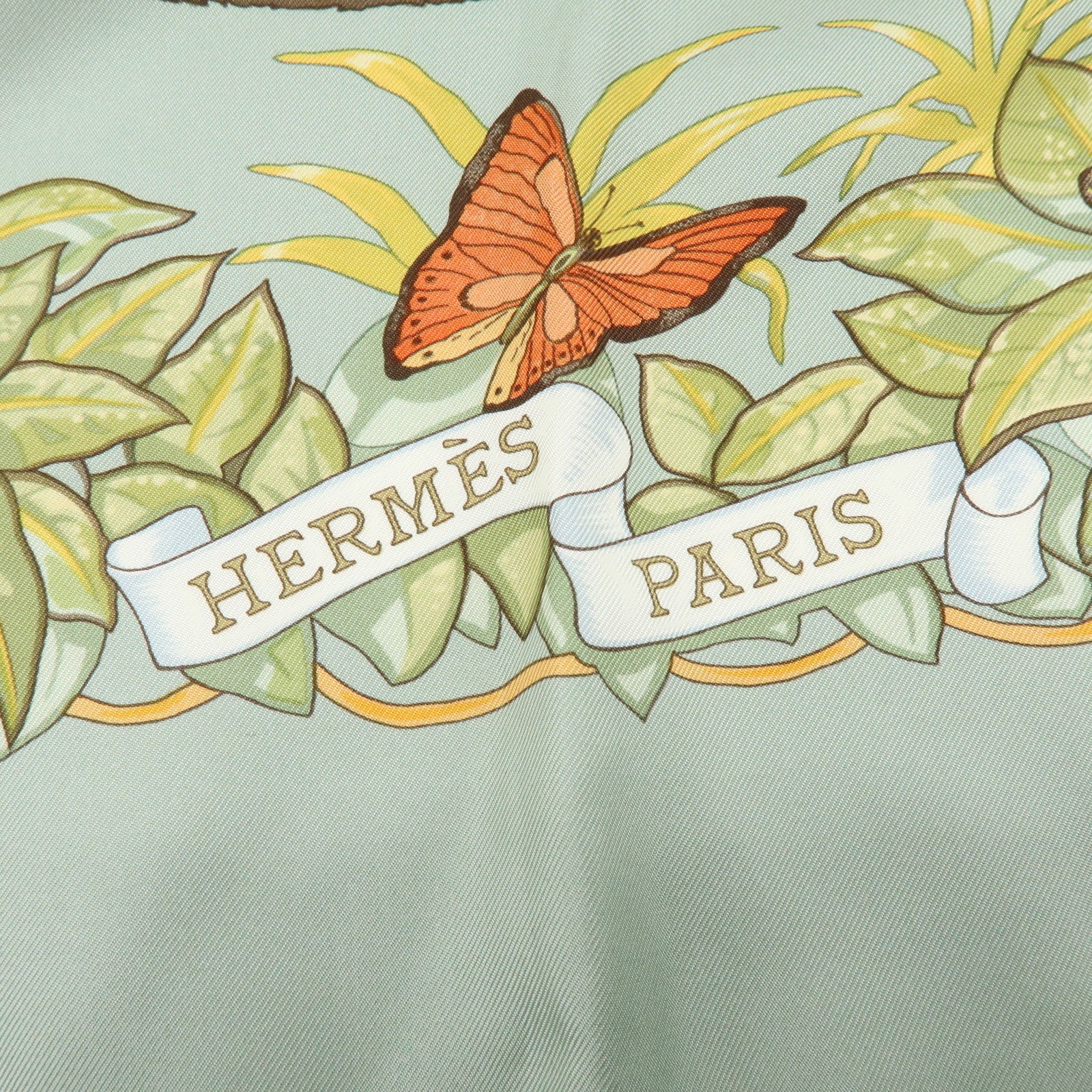 HERMES Carre 90 Silk 100% Scarf JUNGLE LOVE Light Green Ivory