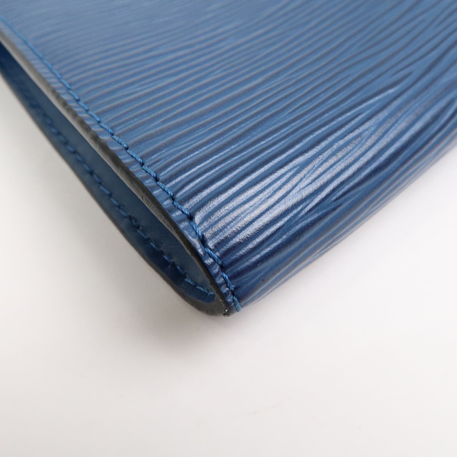 Louis Vuitton Epi Pochette Accessoires Pouch Toledo Blue M52945