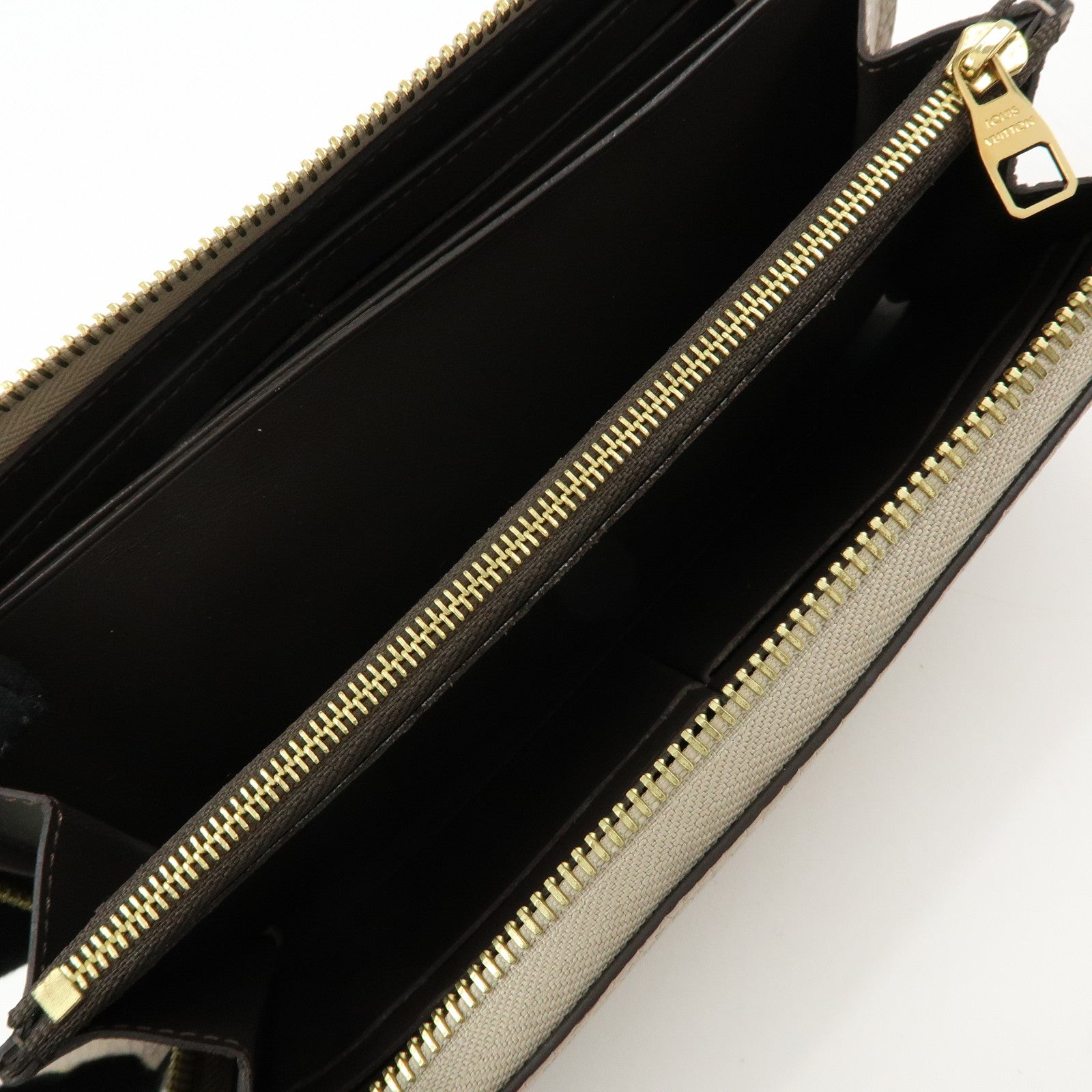Louis Vuitton Portefeuille Comete Leather Long Wallet Greige M63104