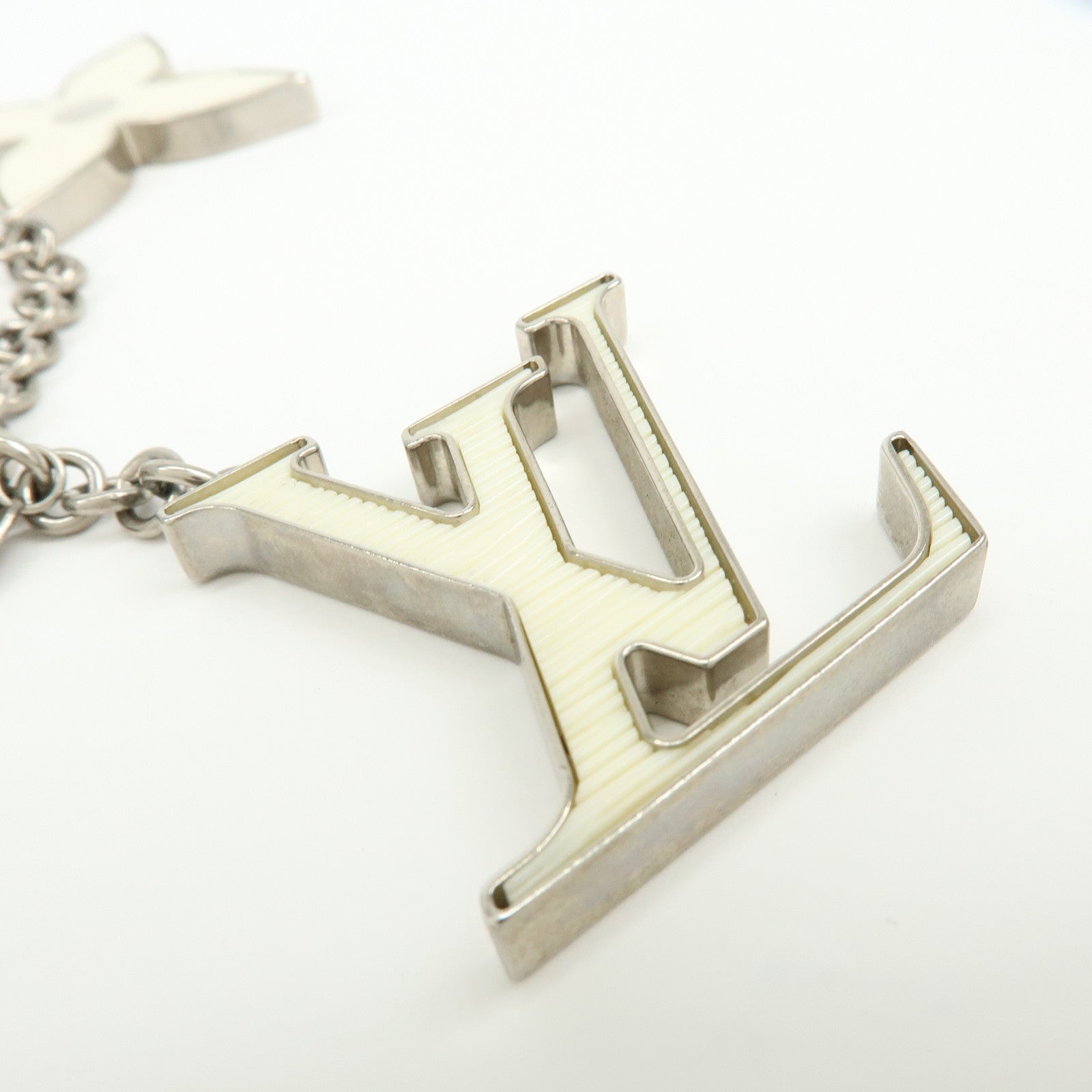 Louis Vuitton Bijoux Sac Fleur de Epi Bag Charm Silver White M65085