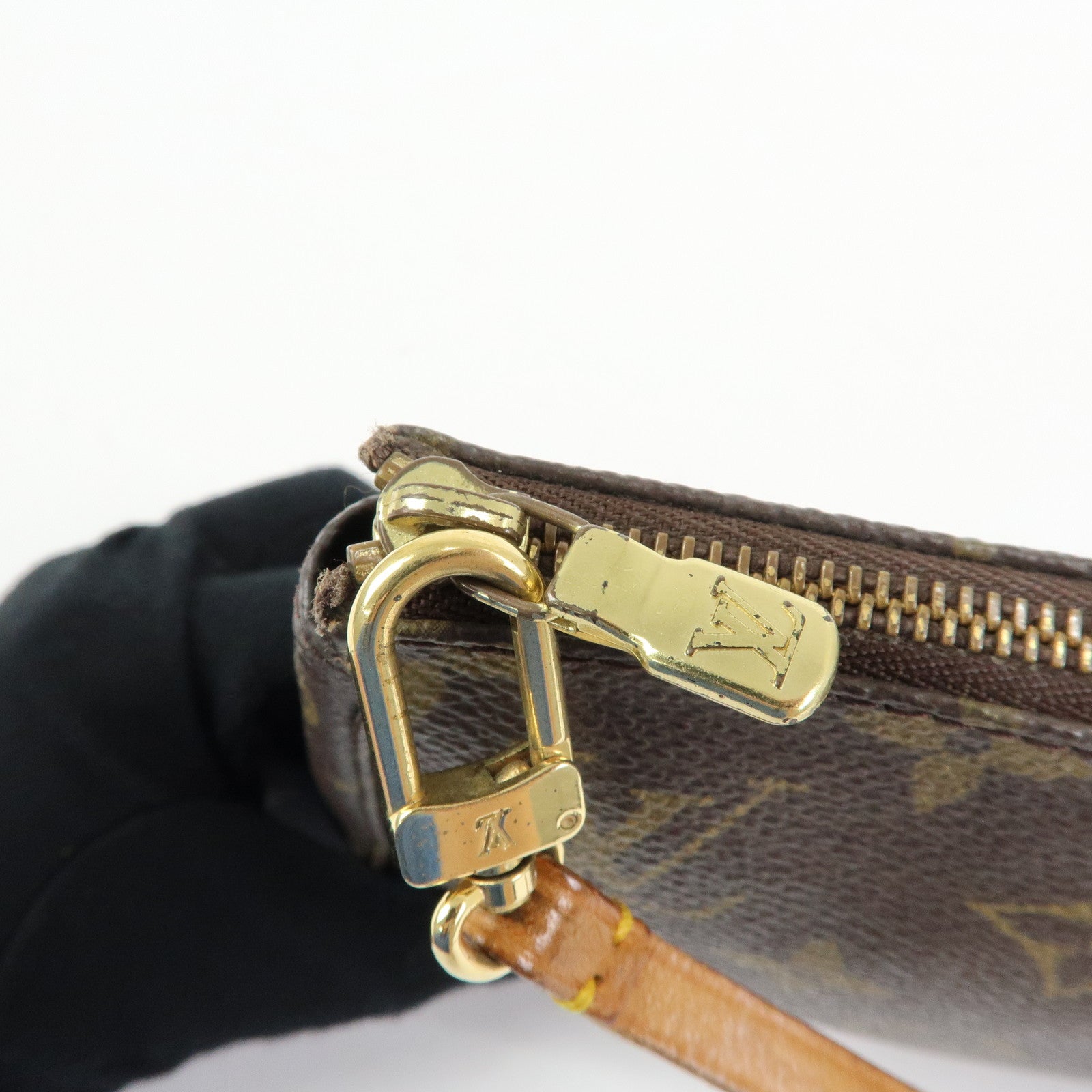 Louis Vuitton Monogram Pochette Accessoires Pouch Hand Bag M51980