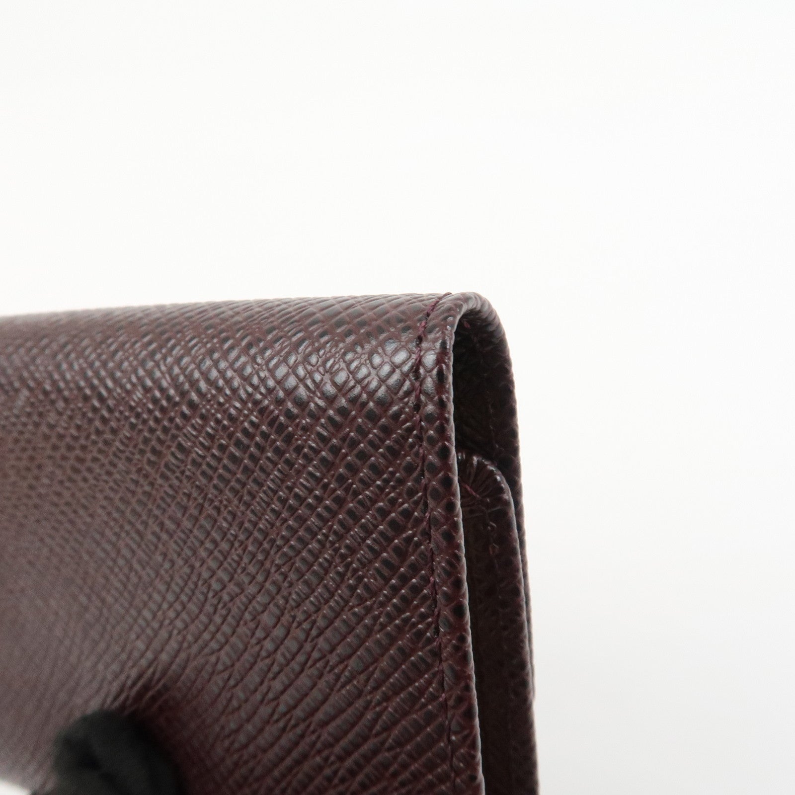 Louis Vuitton Taiga Leather Multiclés 6 Key Case Acajou M30536