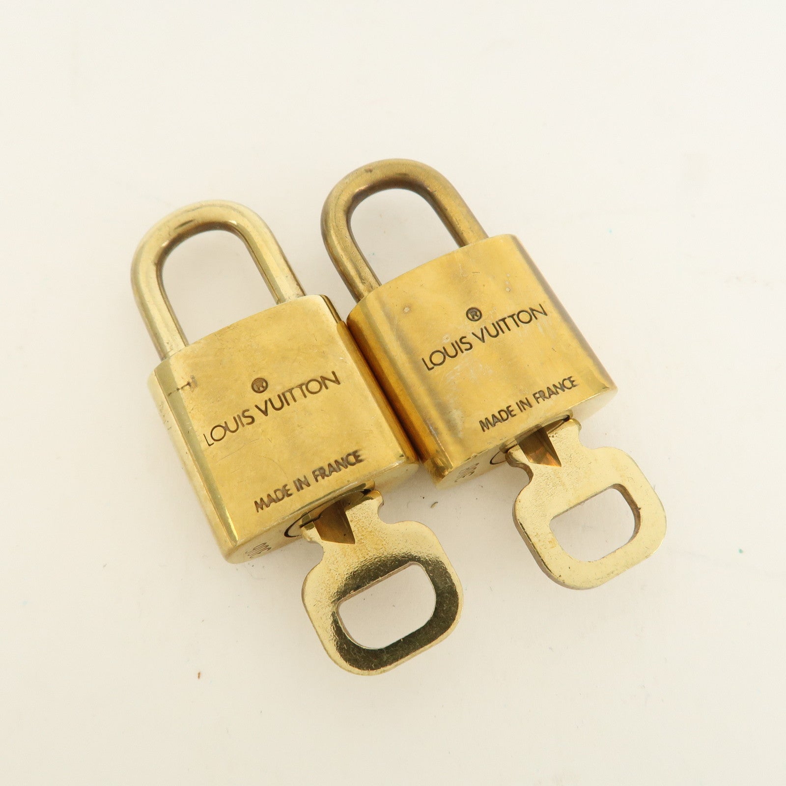 Louis Vuitton Set of 10 Lock & Key Cadena Key Lock Metal Gold Used