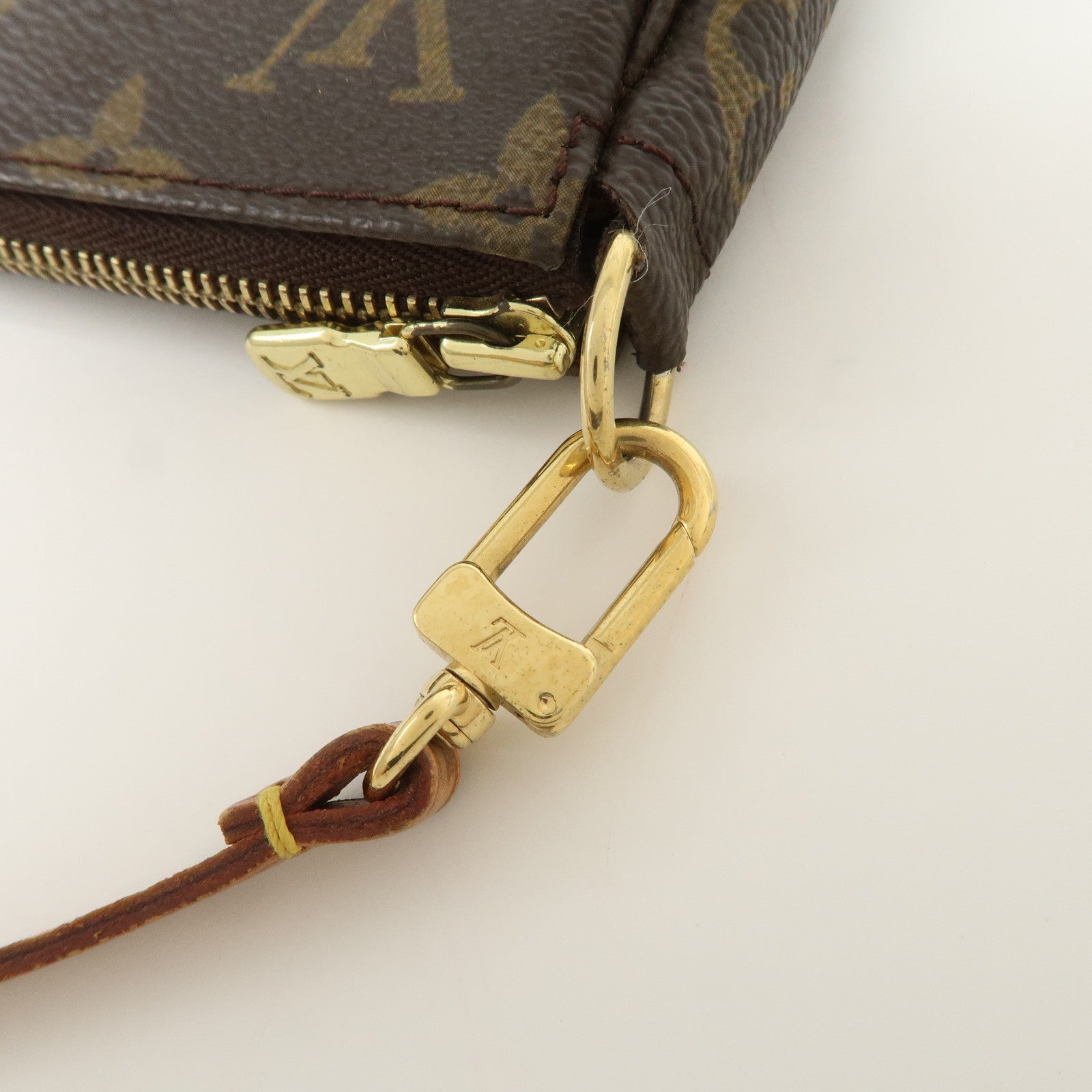 Louis Vuitton Monogram Pochette Accessoires Pouch Hand Bag M51980
