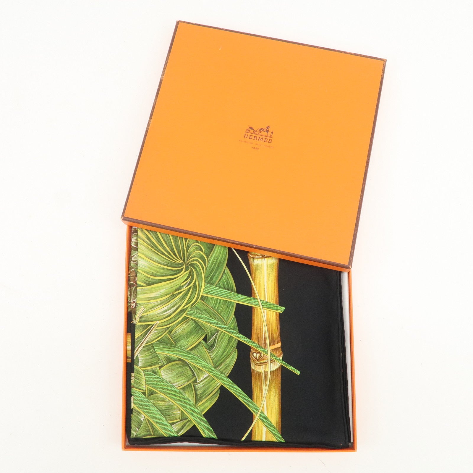 HERMES Carre 90 Silk 100% Nouvelle Coledonie Scarf Black Green