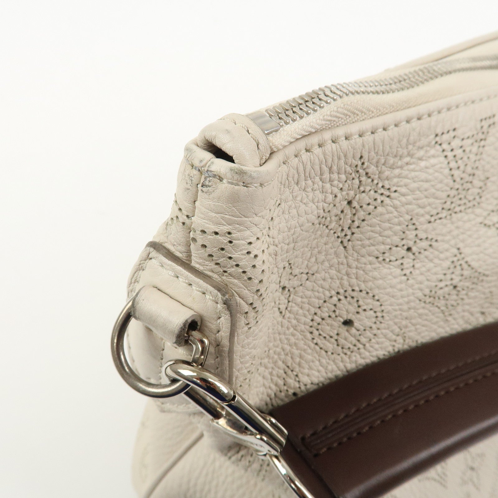 Louis Vuitton Monogram Mahina Selene PM Shoulder Bag Blanc M94275