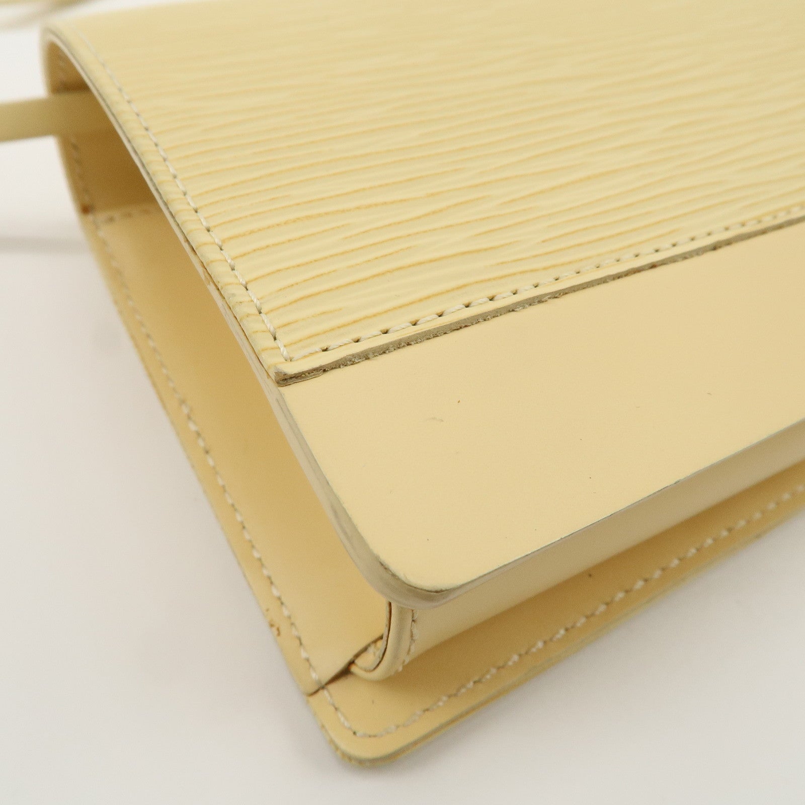 Louis Vuitton Epi Leather Honfleur Shoulder Bag Vanille M5273A